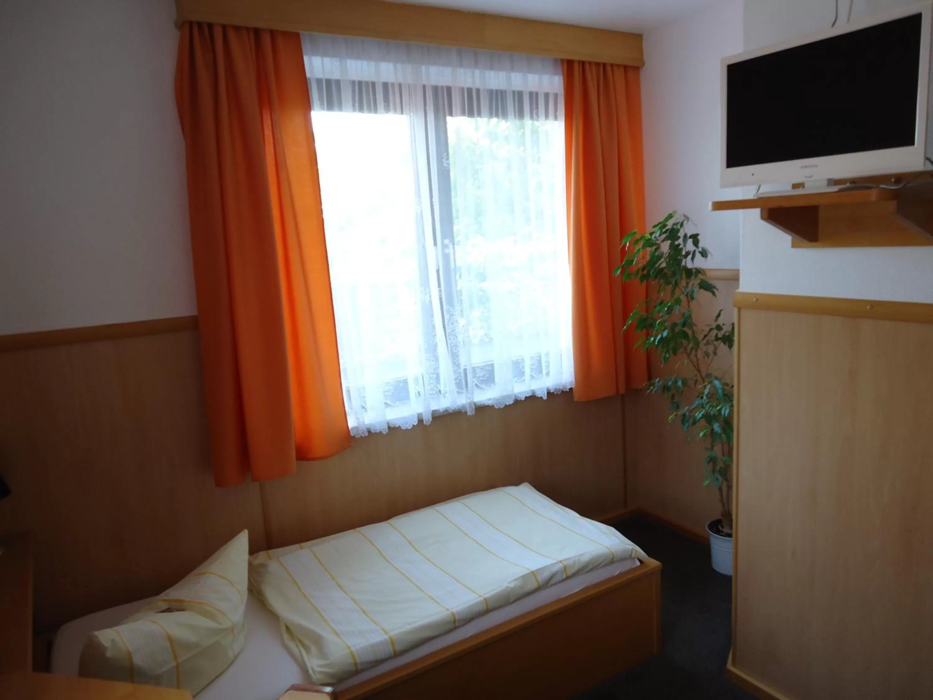 Bed in Cityhotel Magdeburg