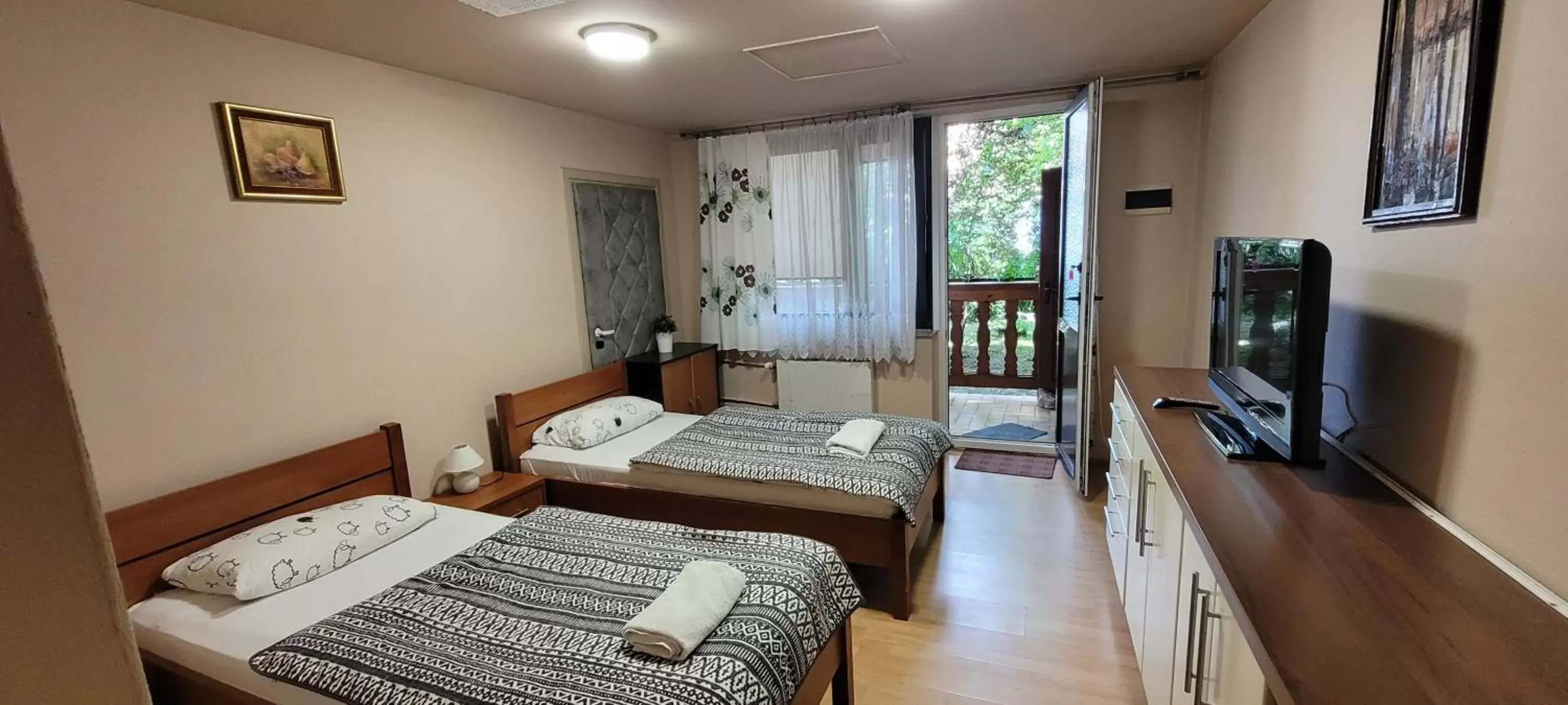 Standard Twin Room in Dworek Pokoje Gościnne Standard Twin Room in Dworek Pokoje Gościnne