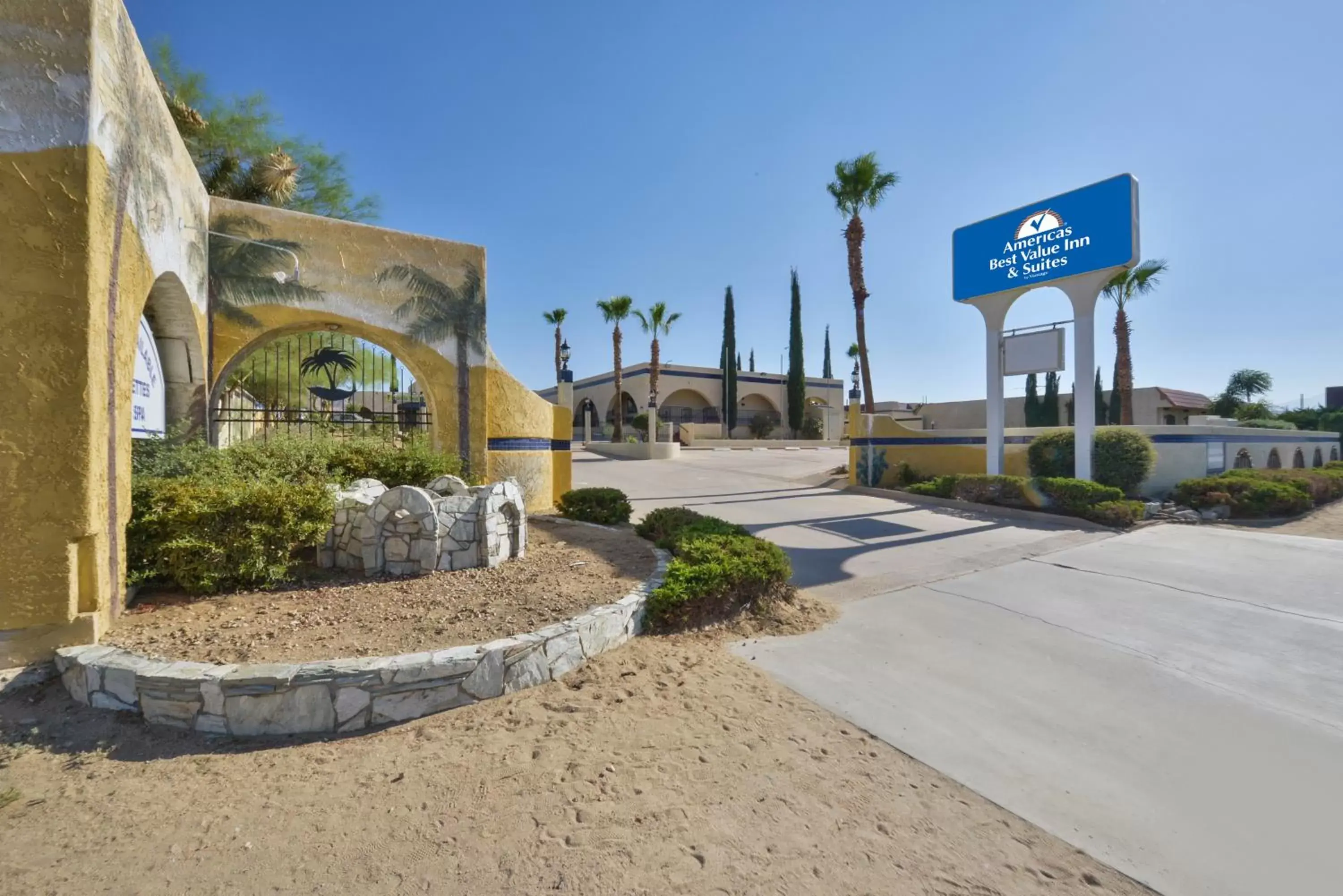 Facade/entrance, Property Building in Americas Best Value Inn and Suites -Yucca Valley