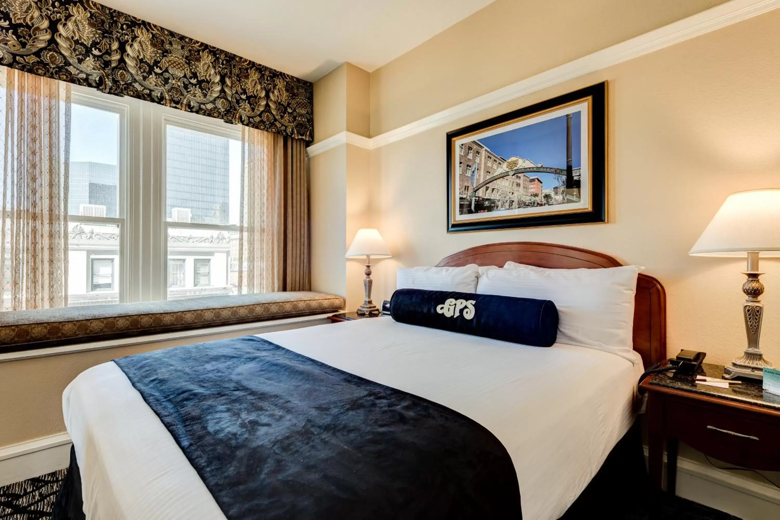 Bed in Gaslamp Plaza Suites