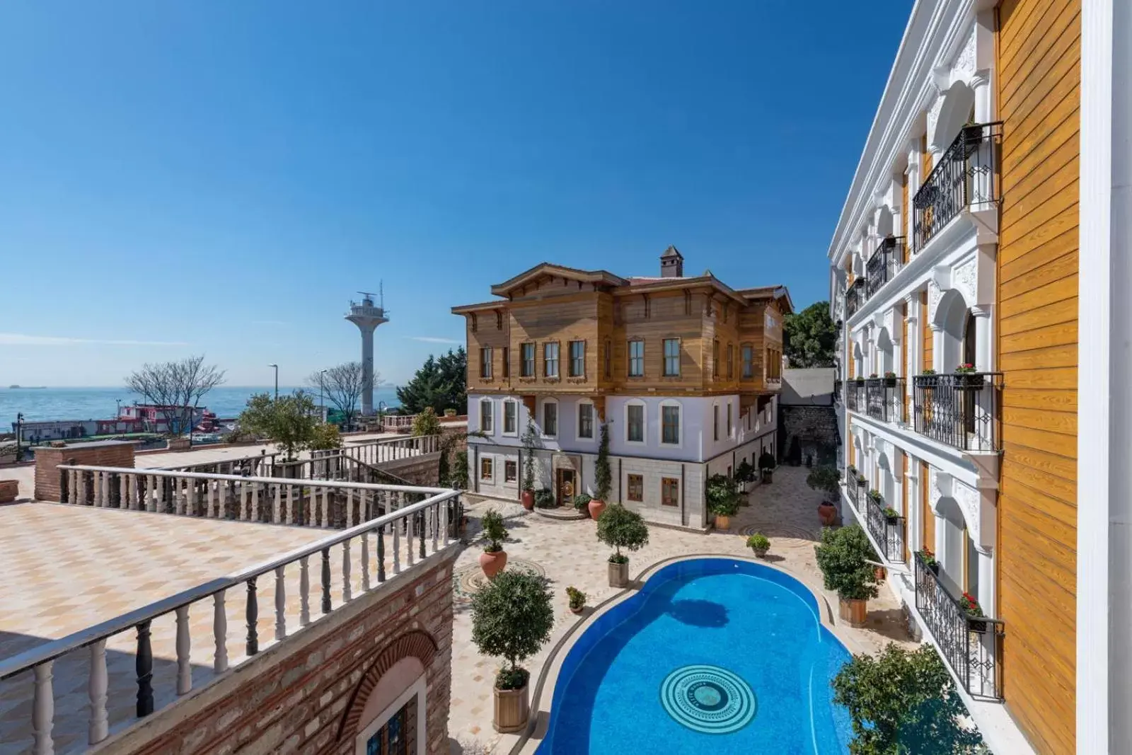 Property building, Pool View in Seven Hills Palace & Spa