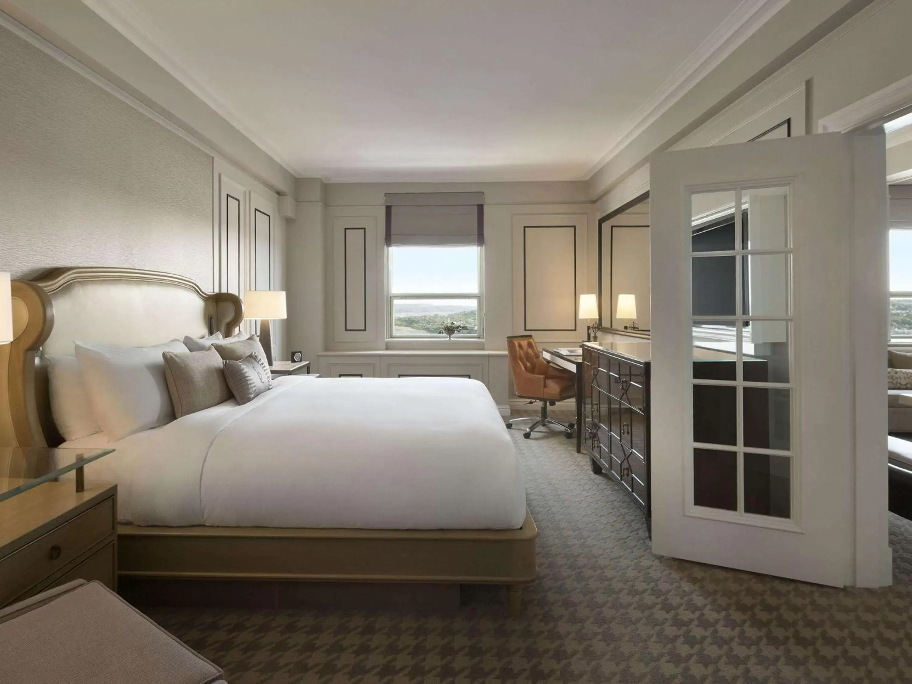 Fairmont Gold One-Bedroom King Suite with River or City View in Fairmont Le Chateau Frontenac Fairmont Gold One-Bedroom King Suite with River or City View in Fairmont Le Chateau Frontenac