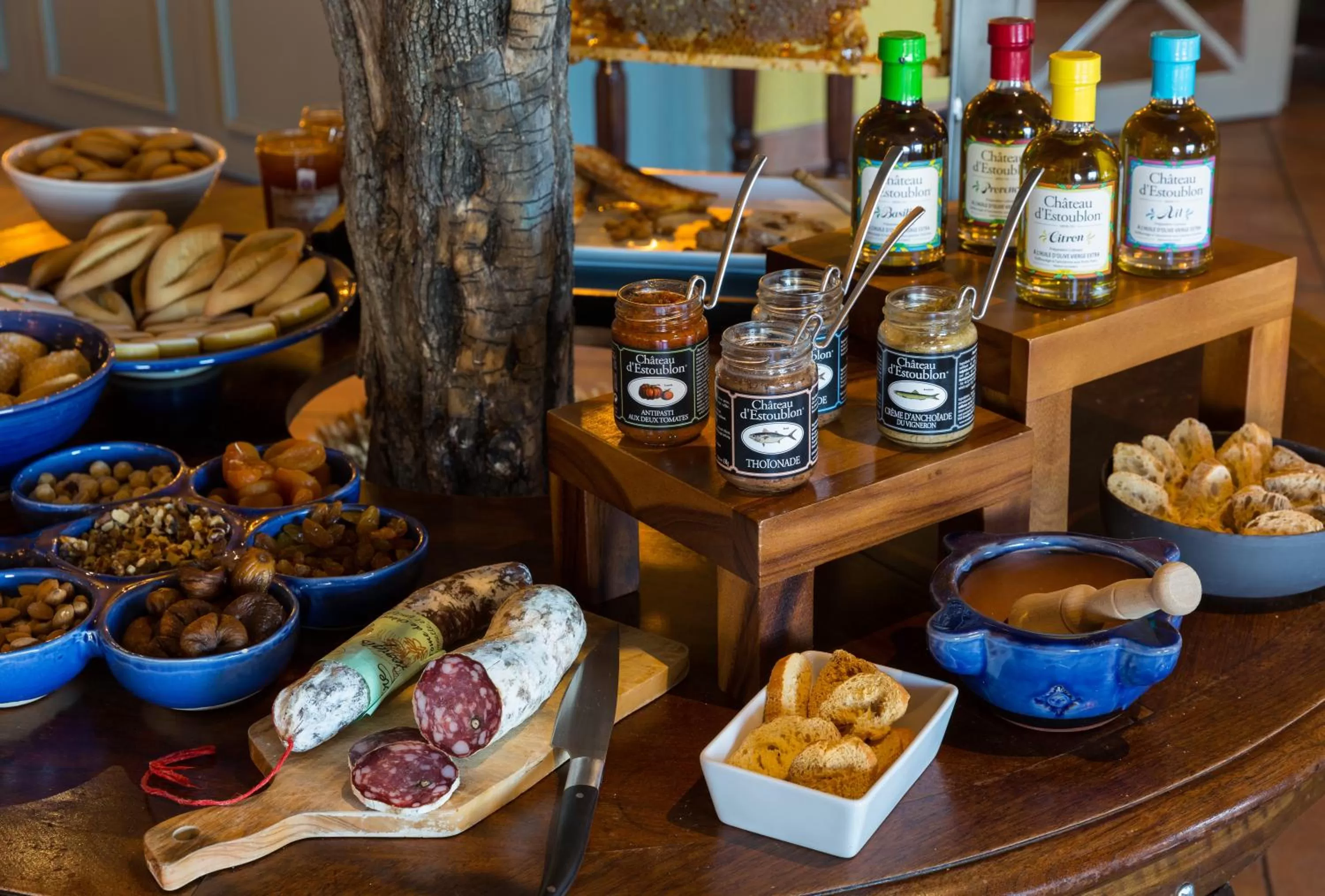 Food and drinks in Grand Hotel Beauvau Marseille Vieux-Port - MGallery Collection