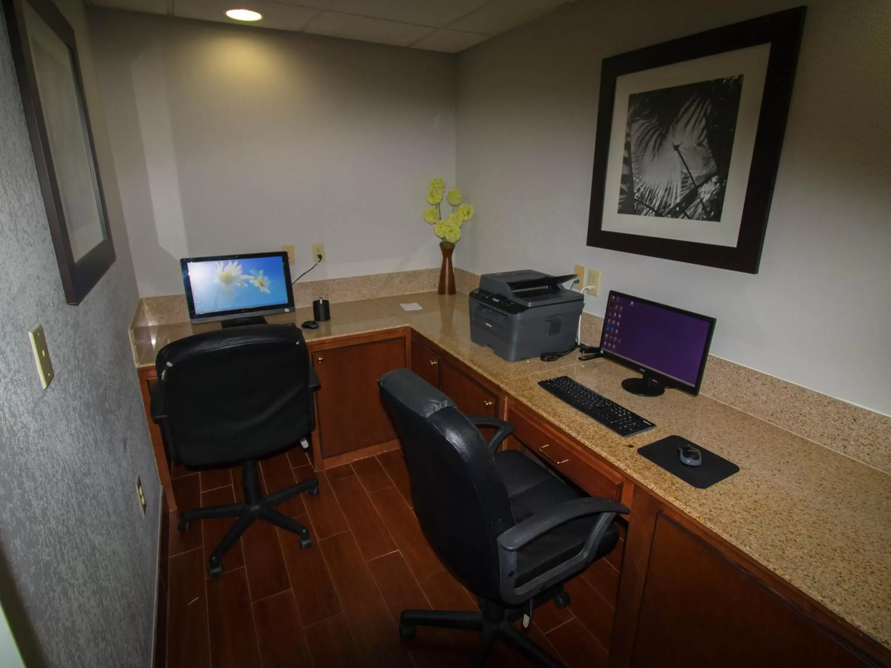 Business facilities, Business Area/Conference Room in Best Western Plus Blue Angel Inn