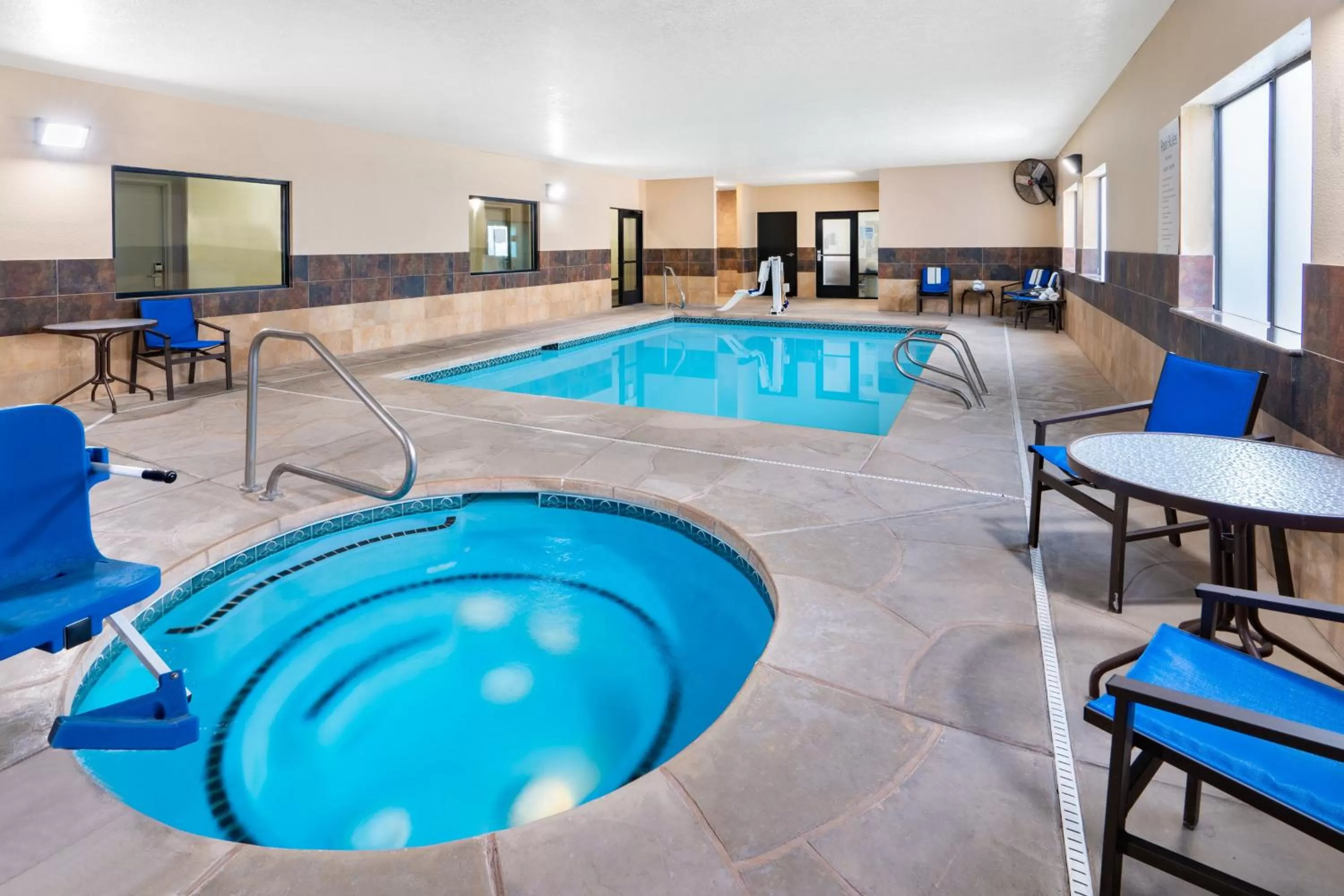Swimming pool in Holiday Inn Express Hotel & Suites Albuquerque - North Balloon Fiesta Park by IHG