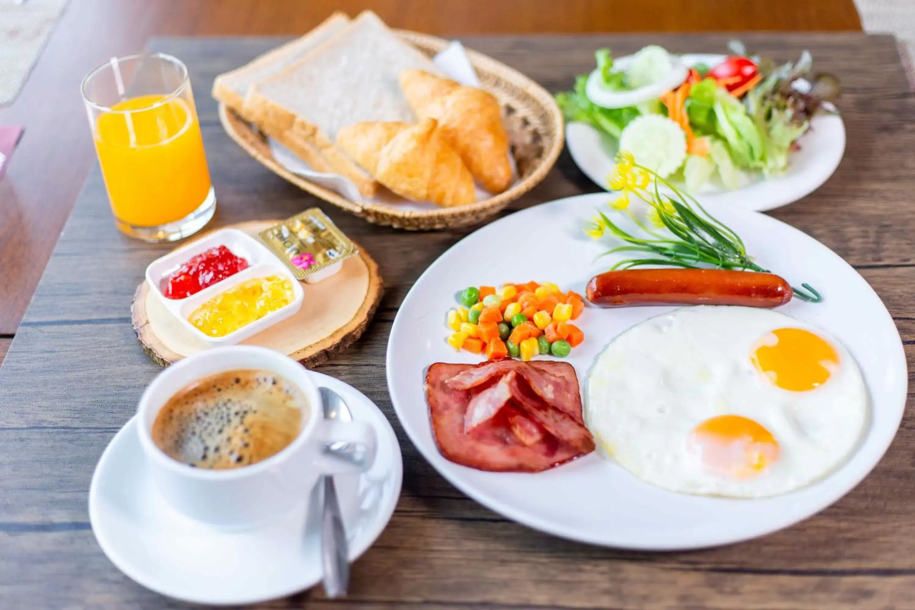 Breakfast in Tohsang Heritage Ubon Ratchathani Hotel