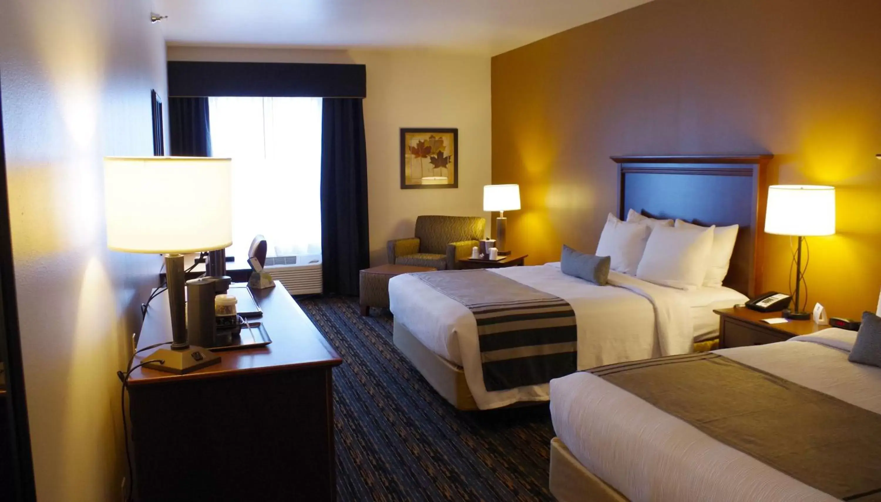Photo of the whole room, Bed in Best Western Plus Lincoln Inn & Suites