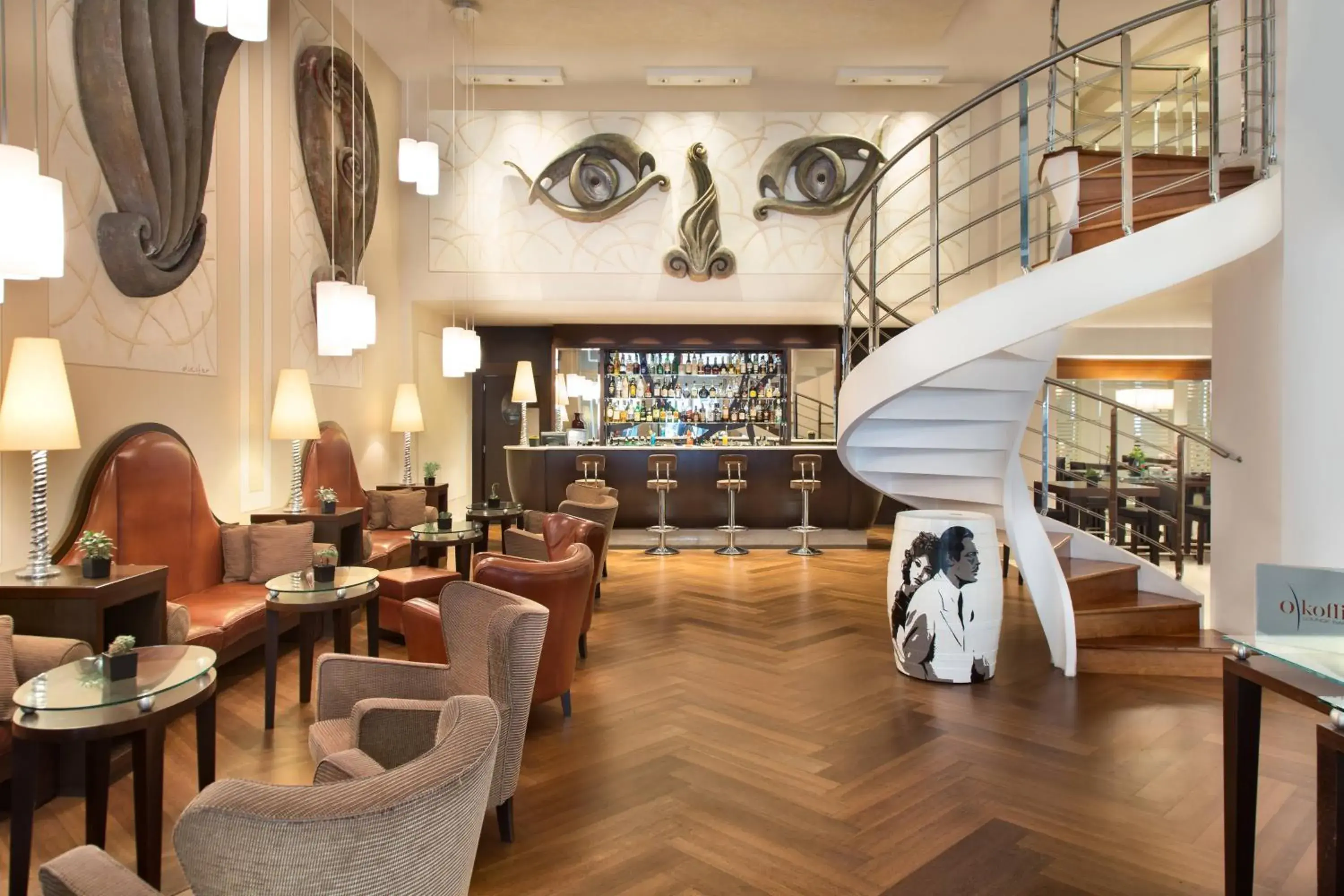 Lounge or bar in Renaissance Naples Hotel Mediterraneo