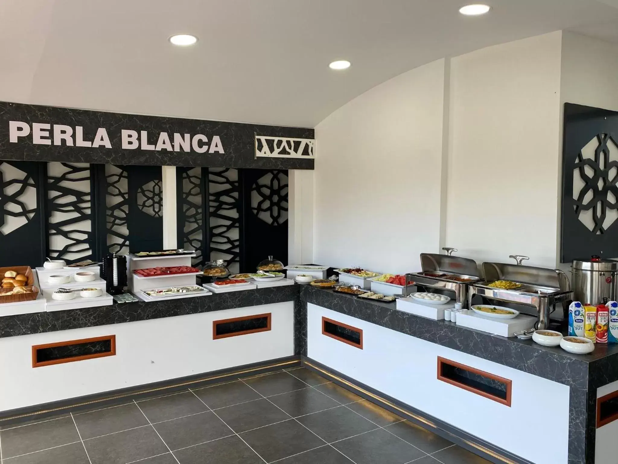 Property building, Restaurant/Places to Eat in Perla Blanca Hotel