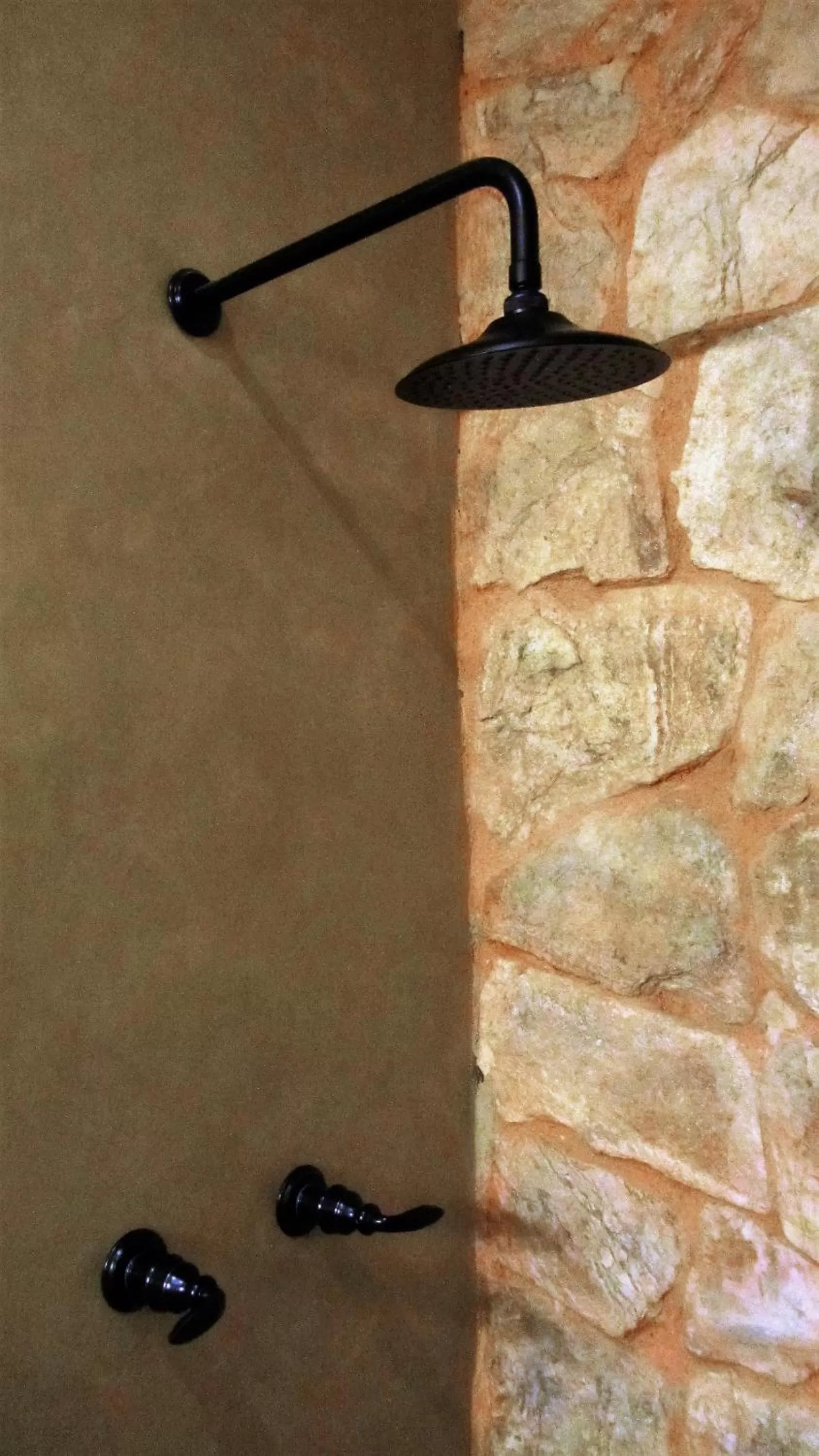 Shower in La Isabela Suites