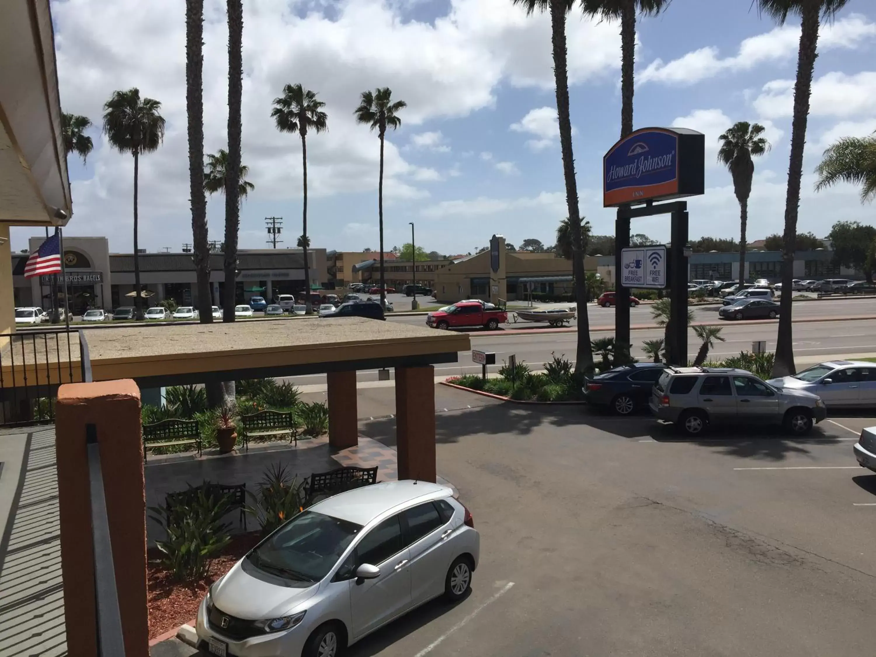 Street view in Howard Johnson by Wyndham San Diego Sea World