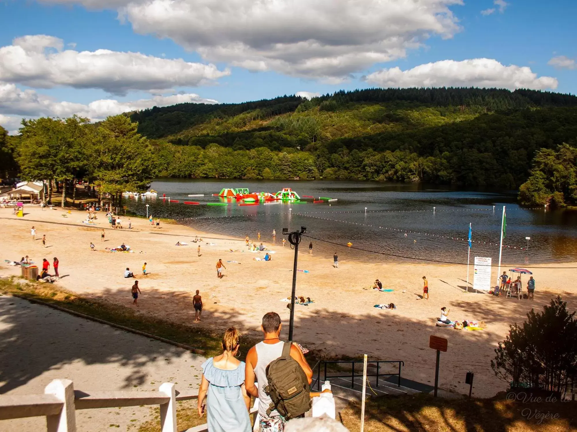 Nearby landmark, Beach in Vue sur la Vezere