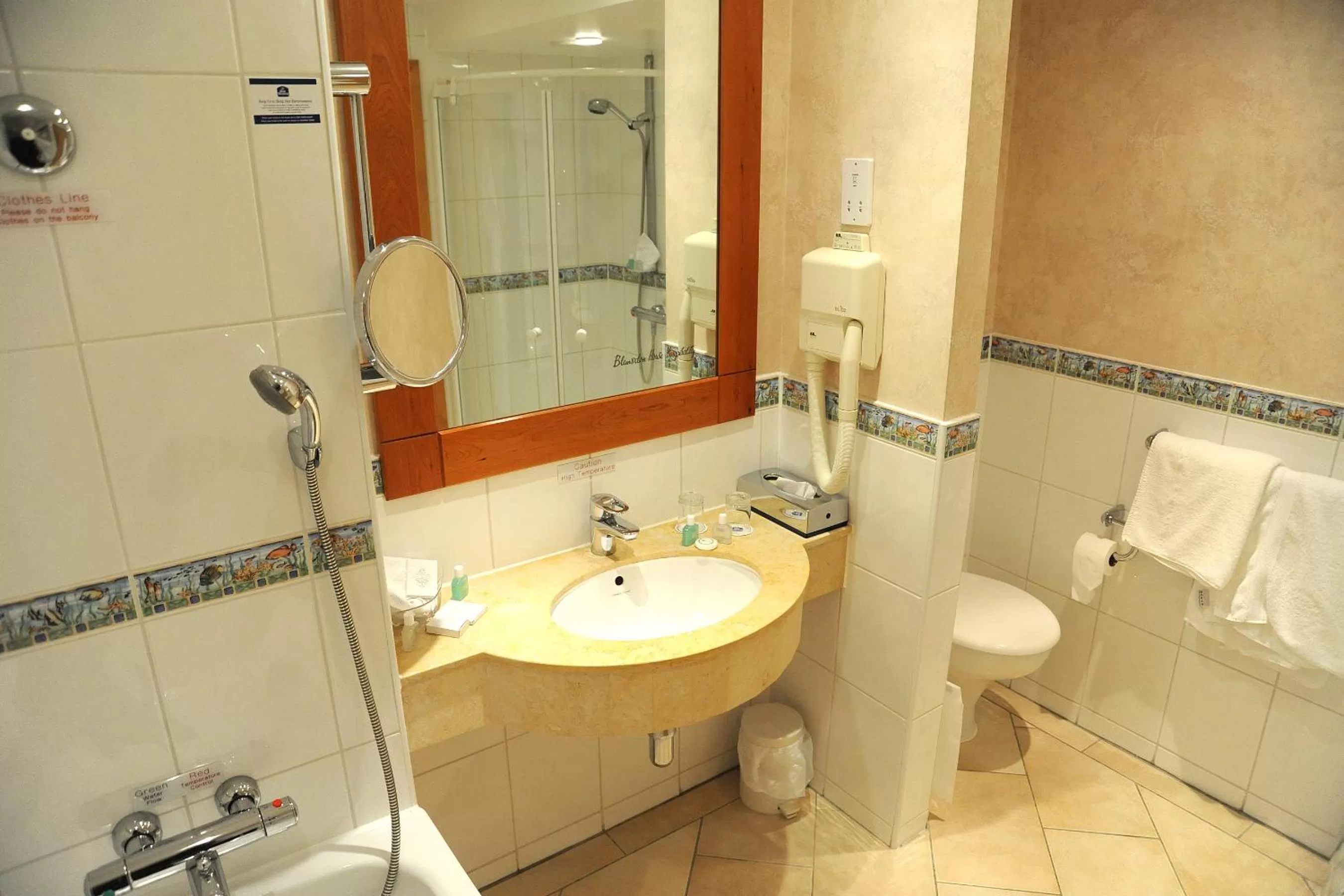 Bathroom in Swindon Blunsdon House Hotel, BW Premier Collection