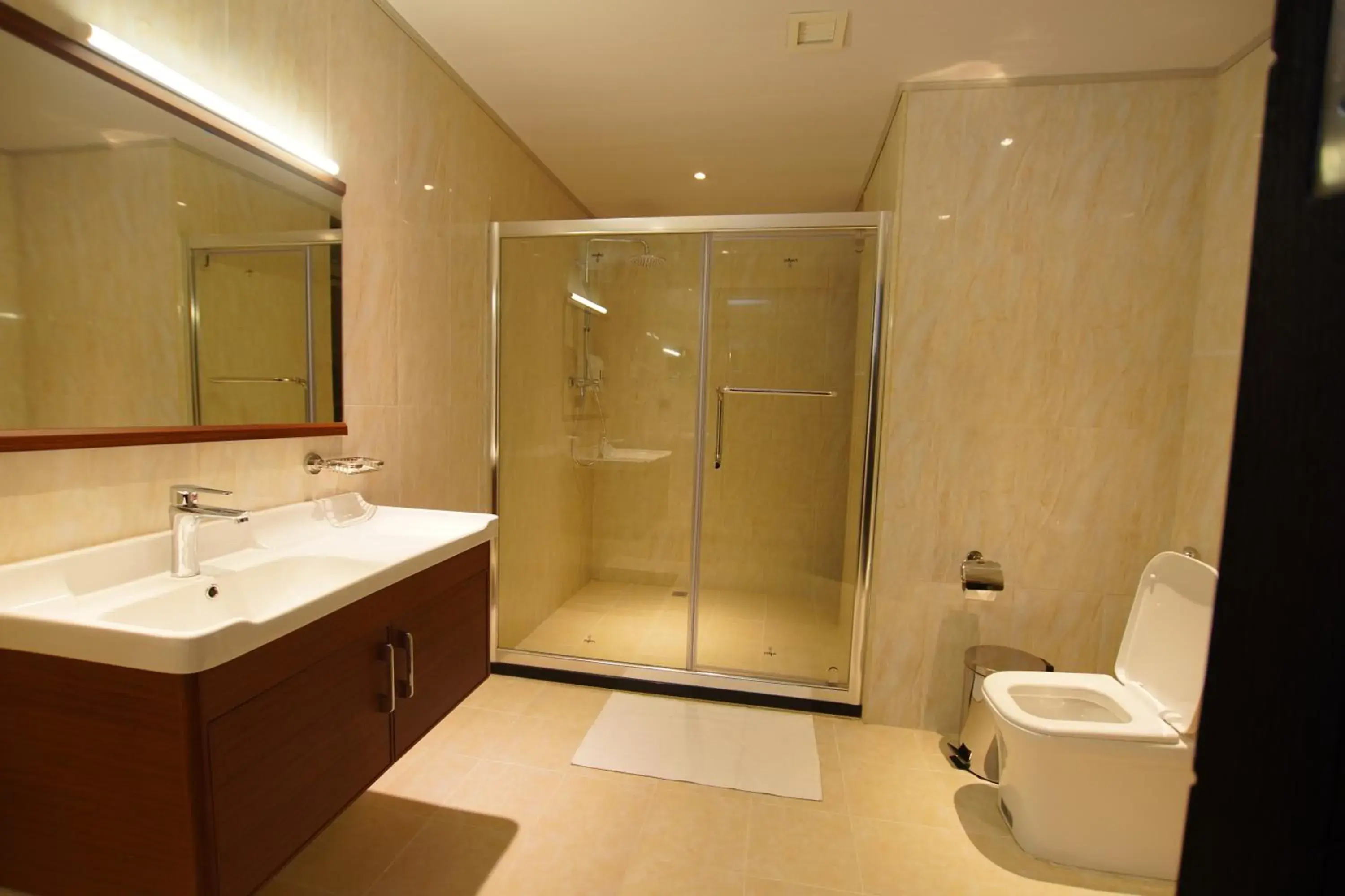 Bathroom in Best Western Premier Dynasty