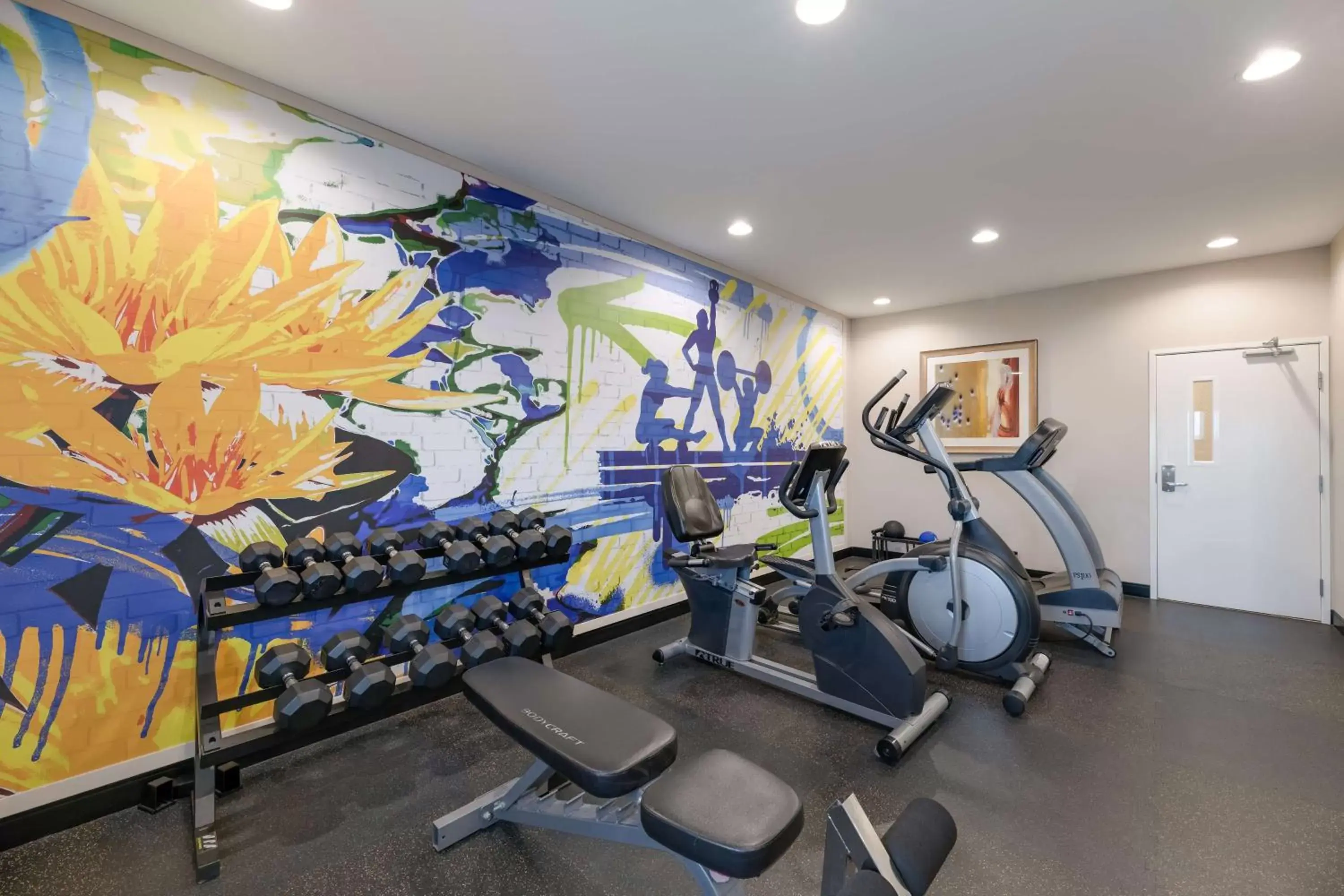 Spa and wellness centre/facilities, Fitness Center/Facilities in Best Western North Bryant Inn