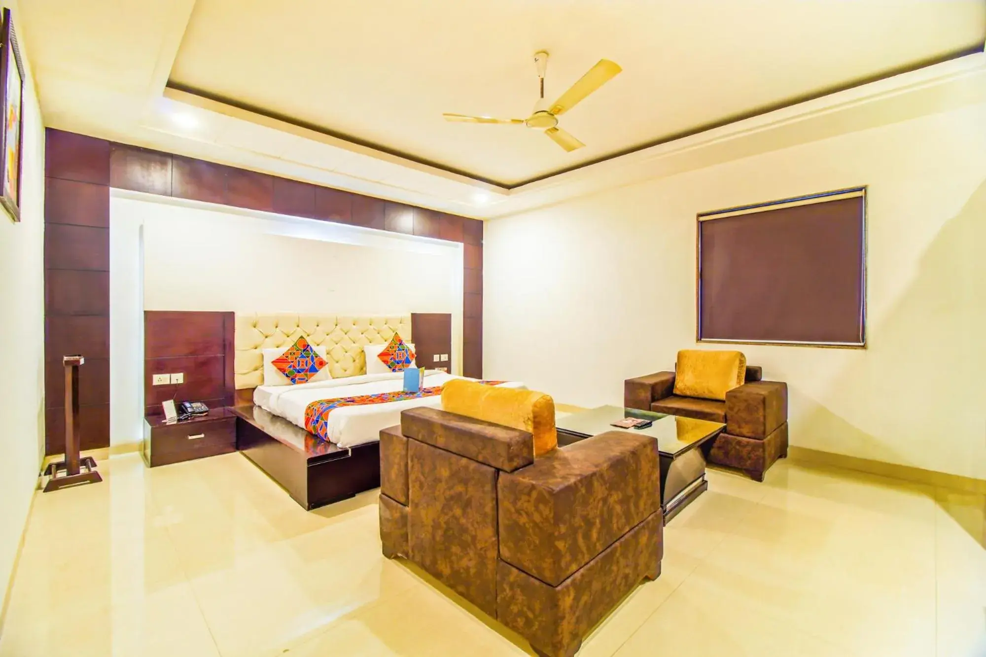 Bed, Seating Area in FabHotel Transit Delhi Airport Mahipalpur