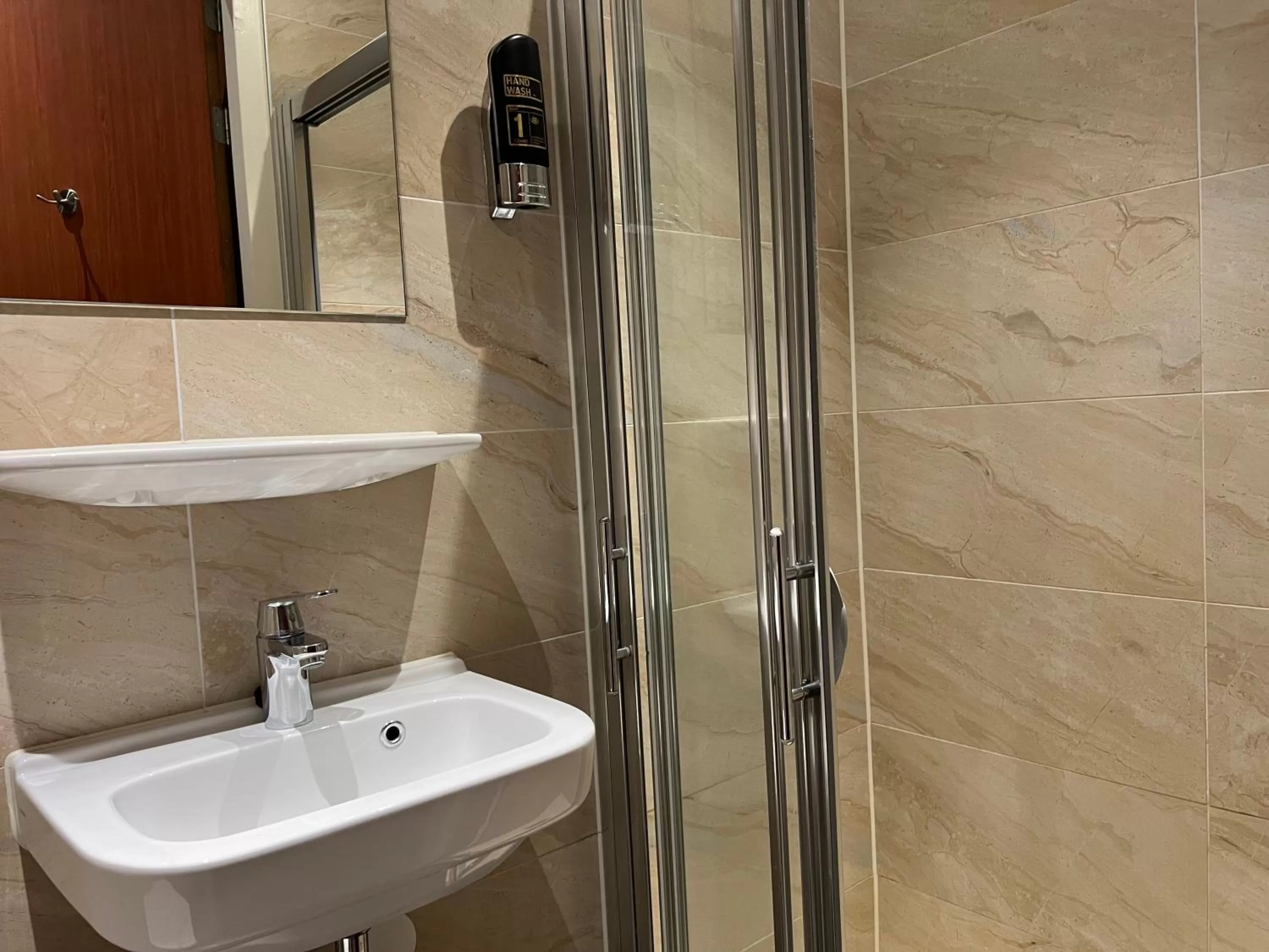 Bathroom in Blossoms City Hotel