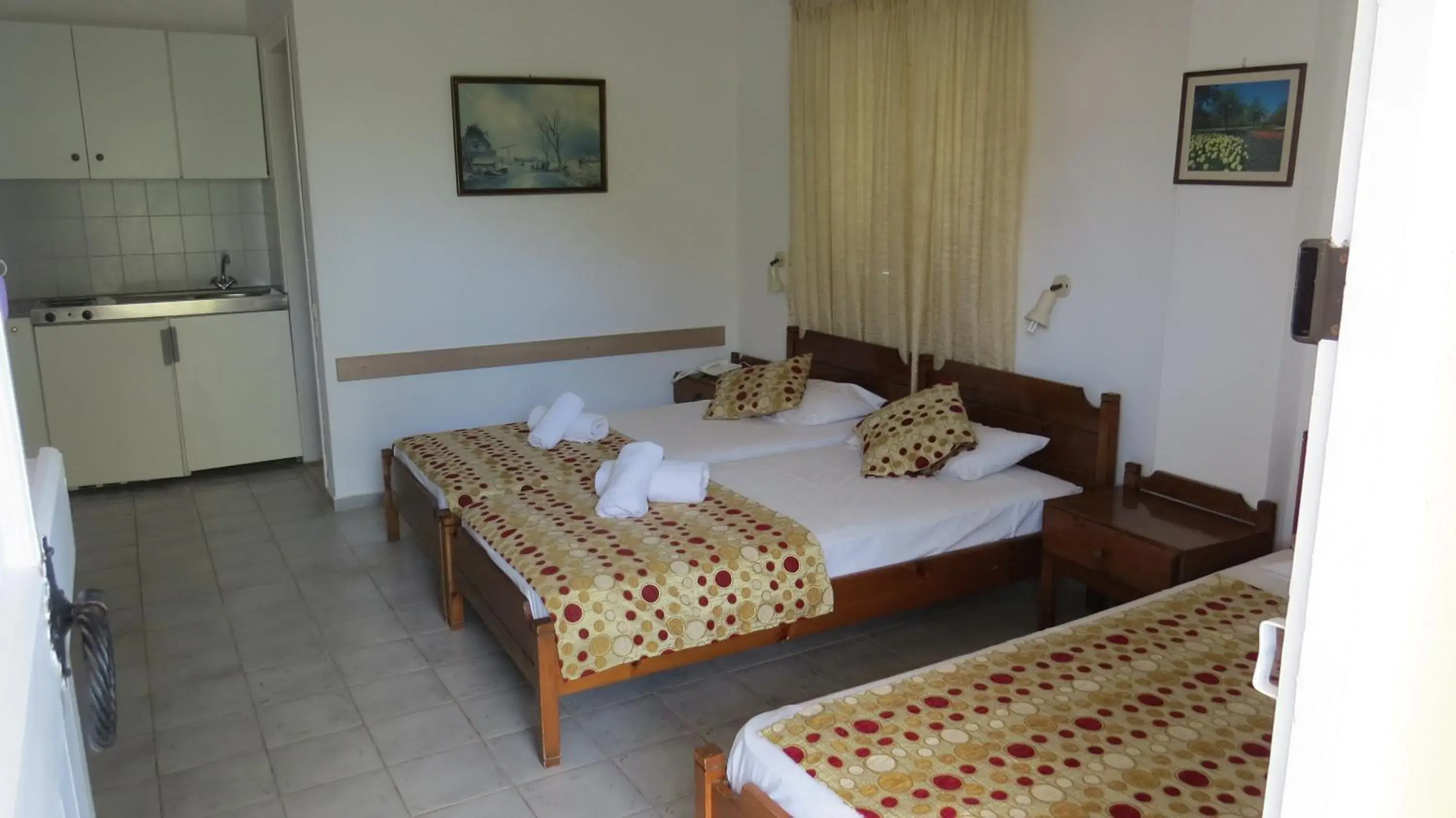 Photo of the whole room, Bed in Medusa Villa