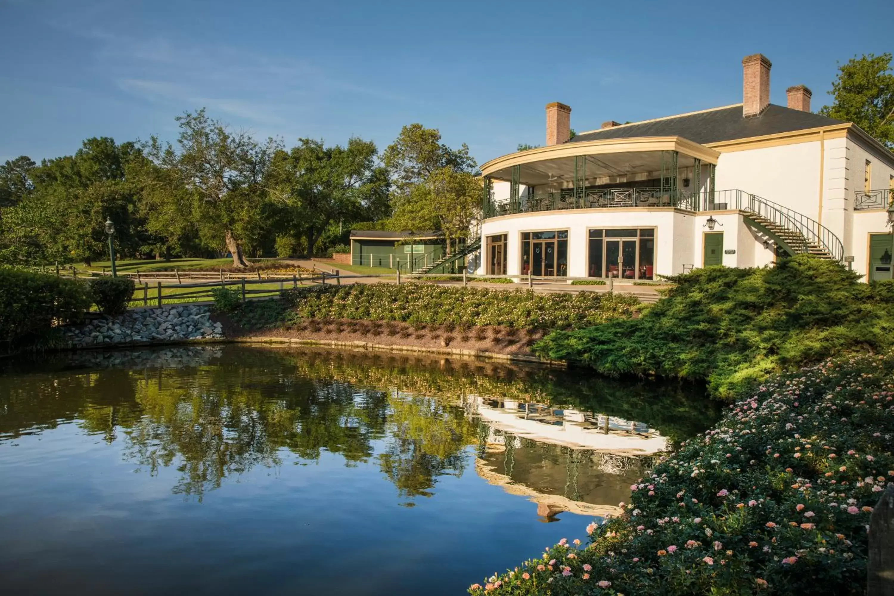 Golfcourse, Property Building in Williamsburg Inn