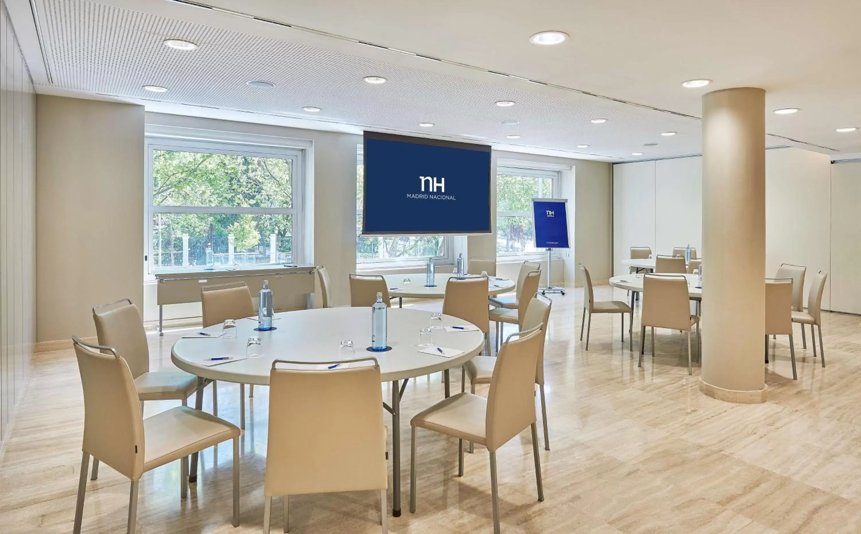 Meeting/conference room, Restaurant/Places to Eat in NH Madrid Nacional