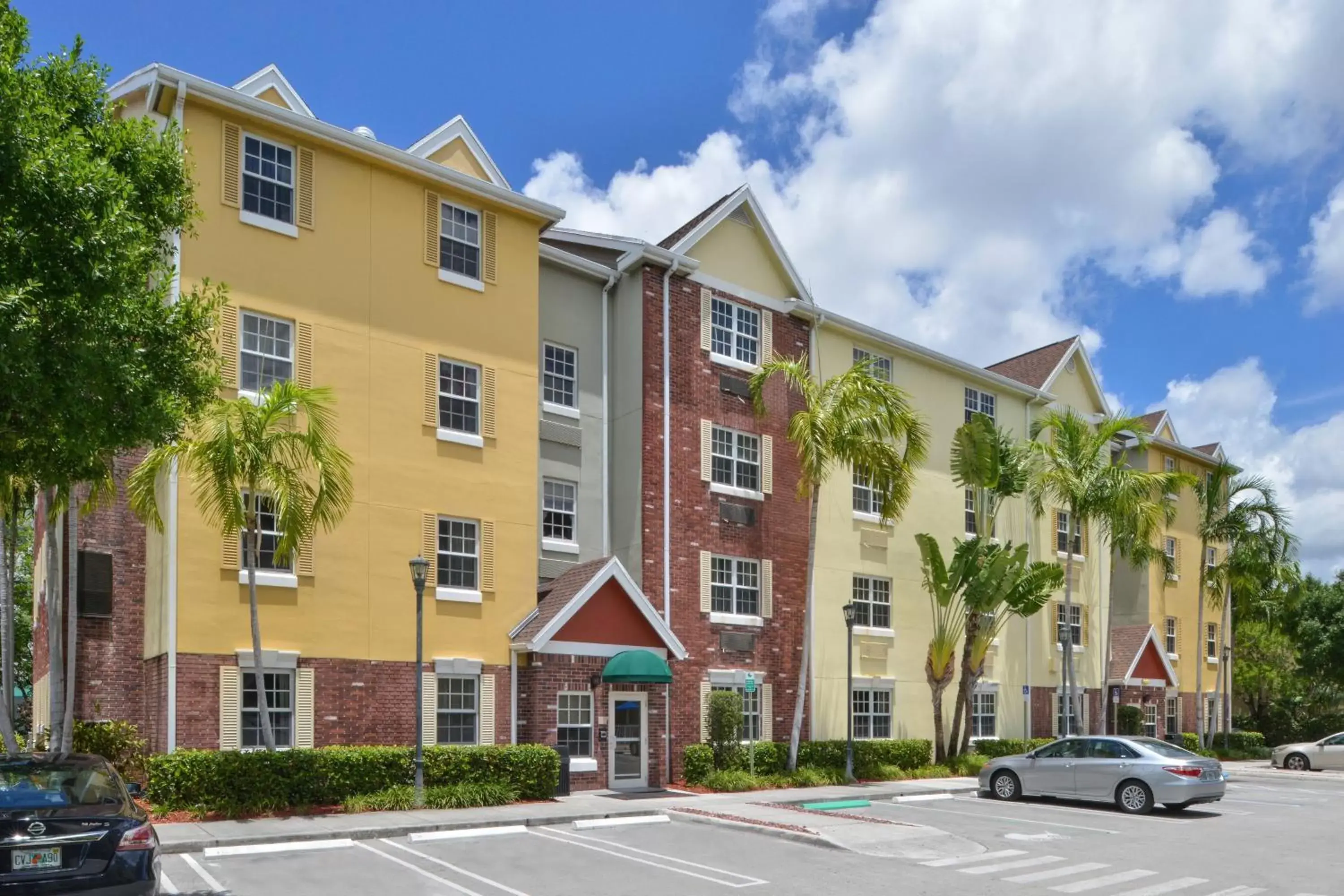 Property Building in TownePlace Suites Miami West Doral Area