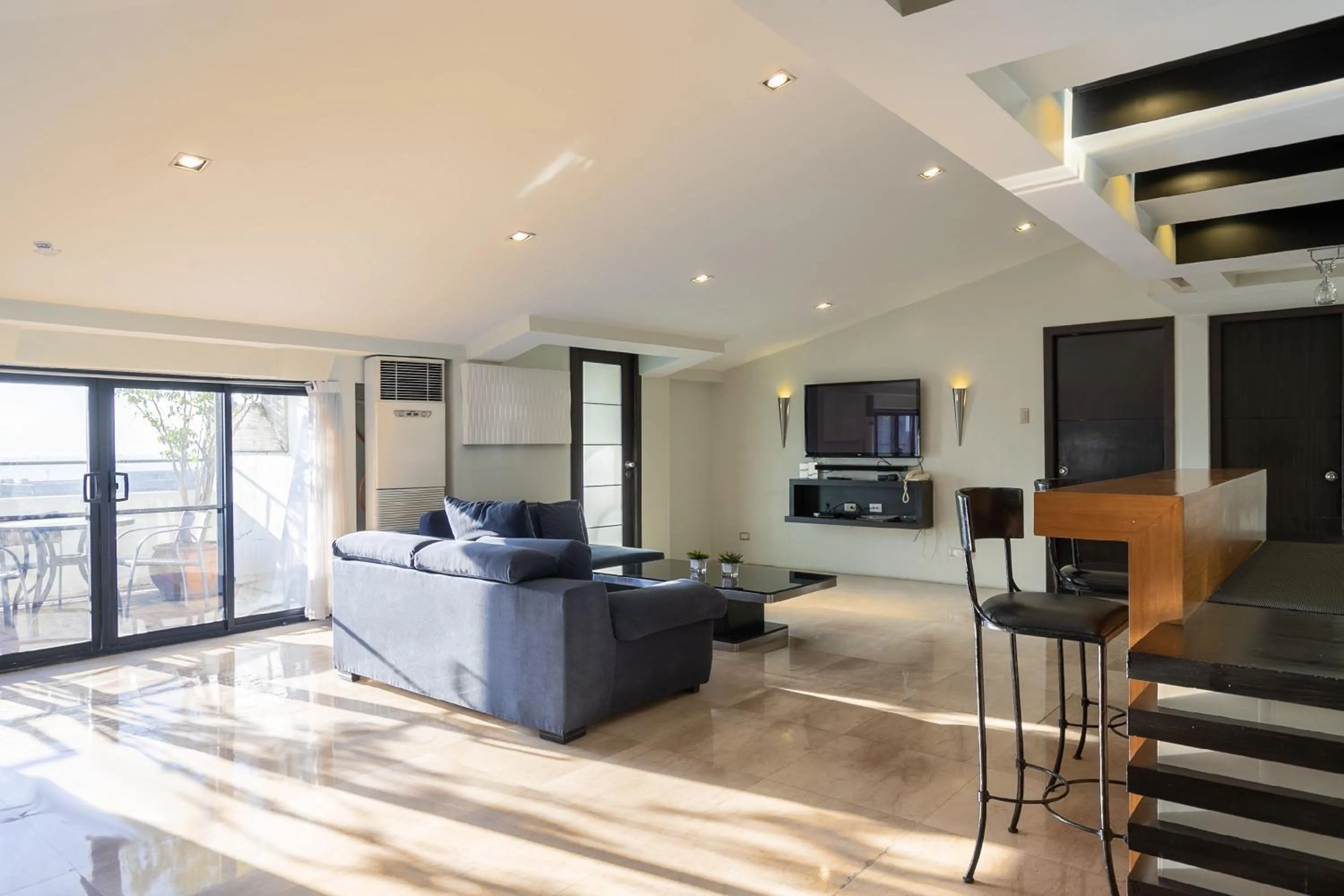 TV and multimedia in Orchid Garden Suites