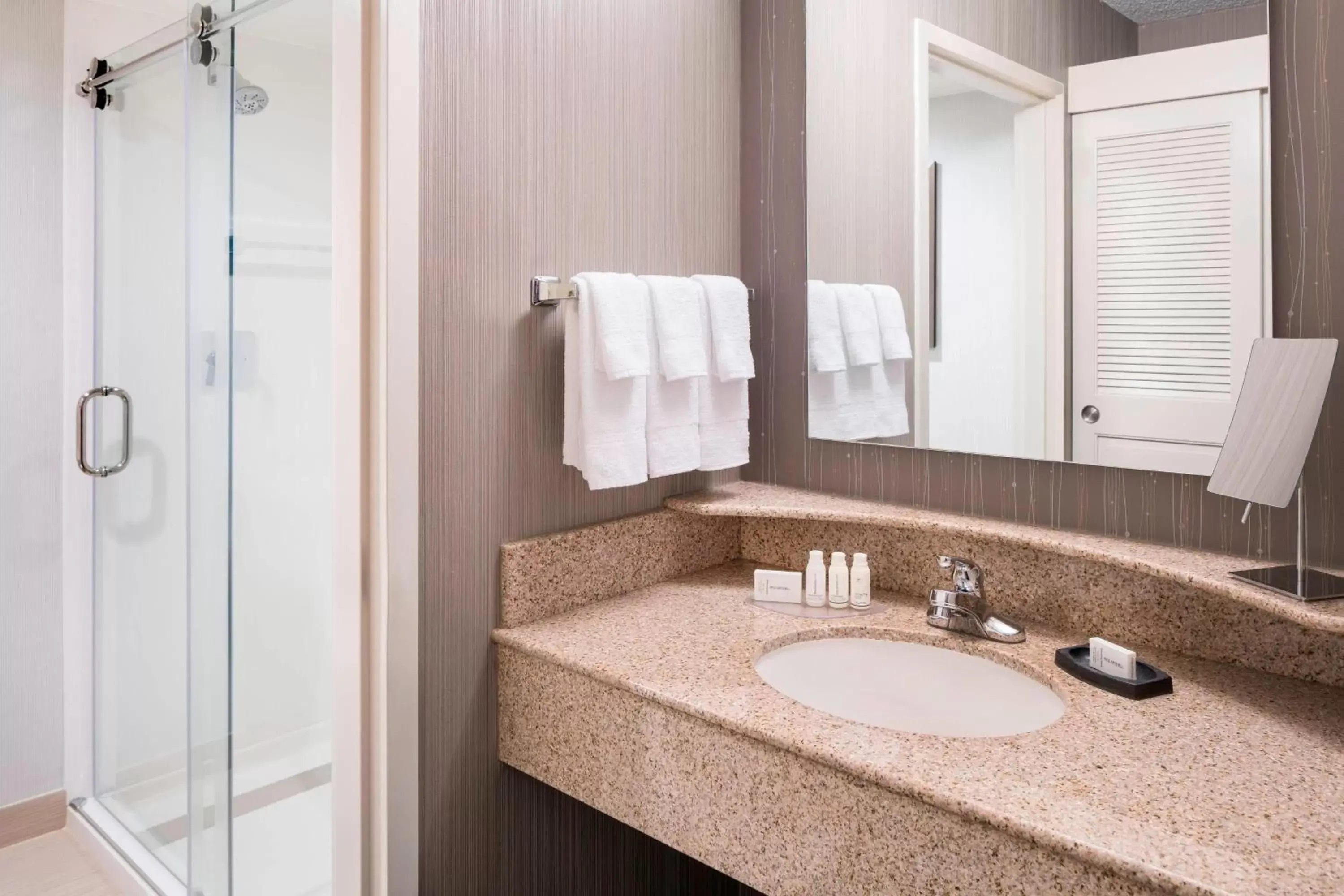 Bathroom in Courtyard by Marriott San Mateo Foster City