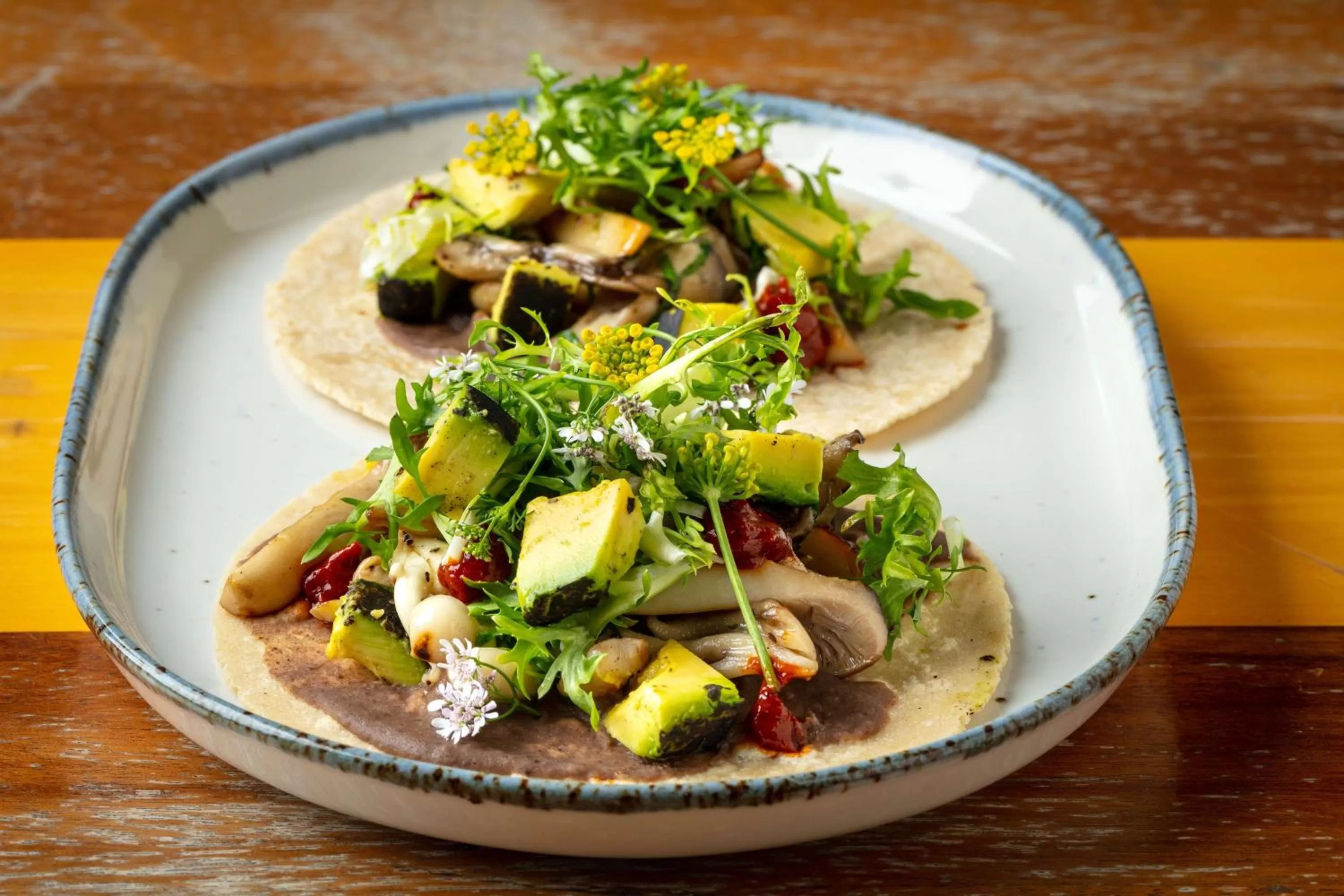 Restaurant/places to eat in The Waterfront Beach Resort, A Hilton Hotel