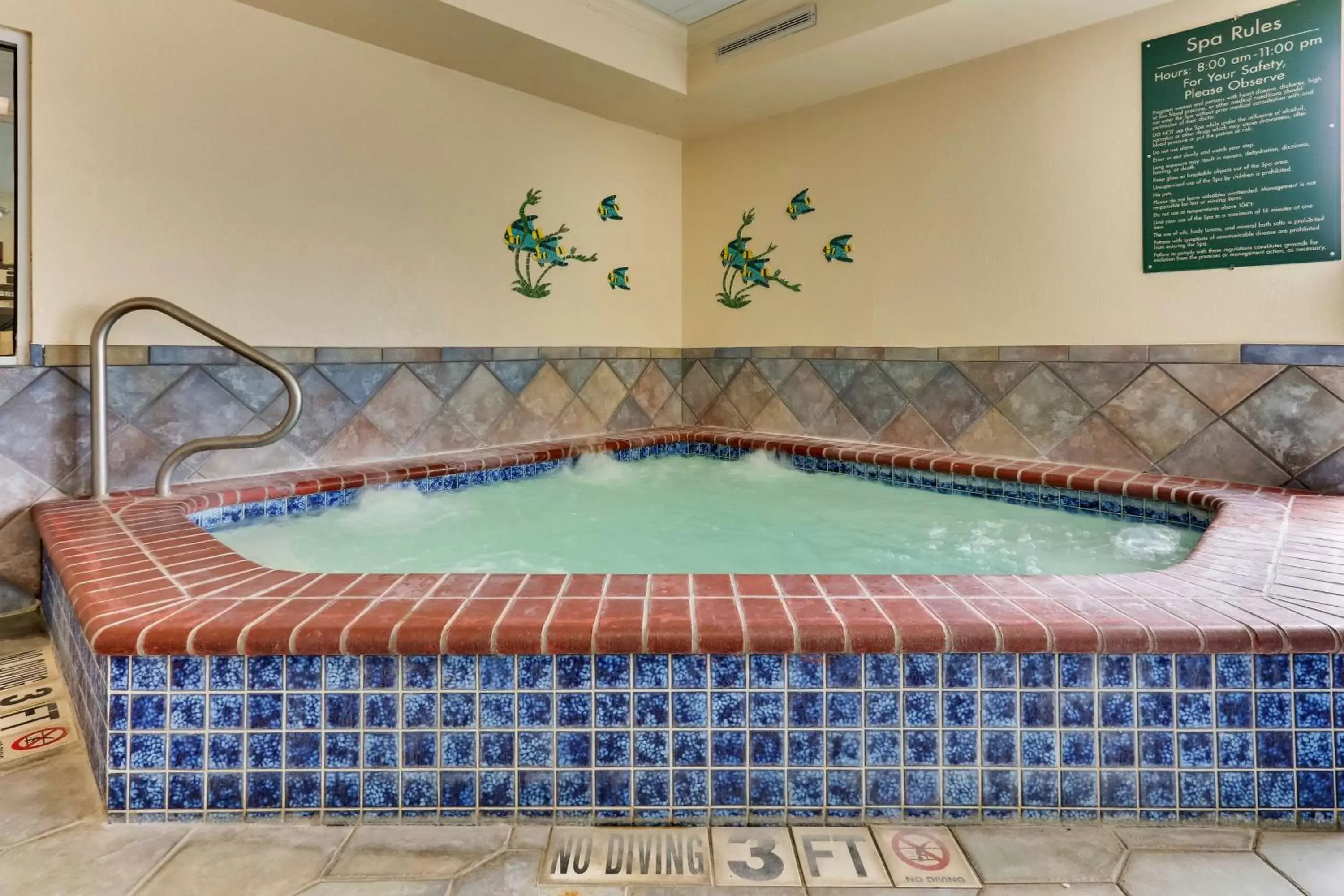 Swimming Pool in Best Western Plus Woodway Waco South Inn & Suites