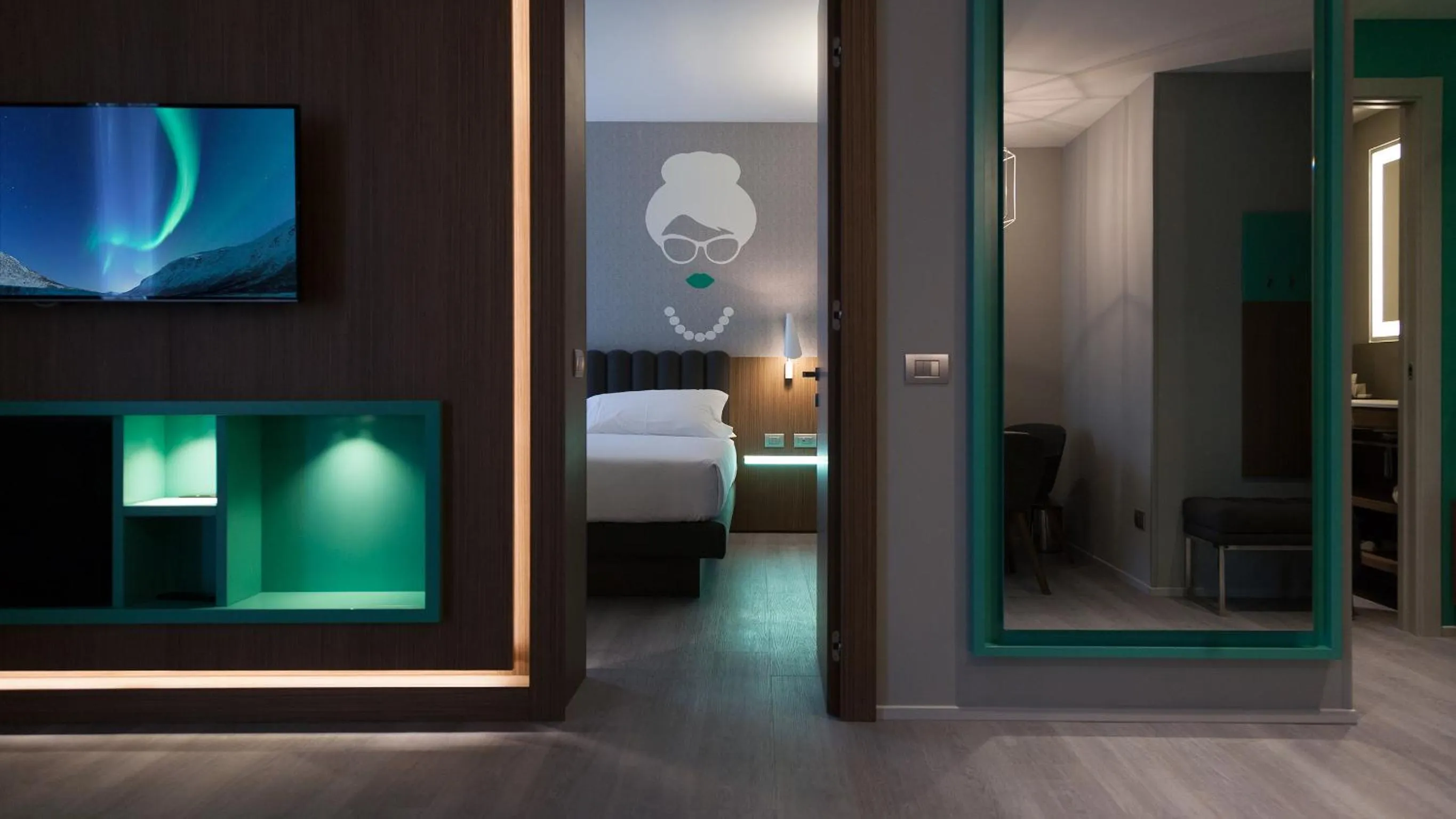 TV and multimedia, Bed in G Hotel Pescara