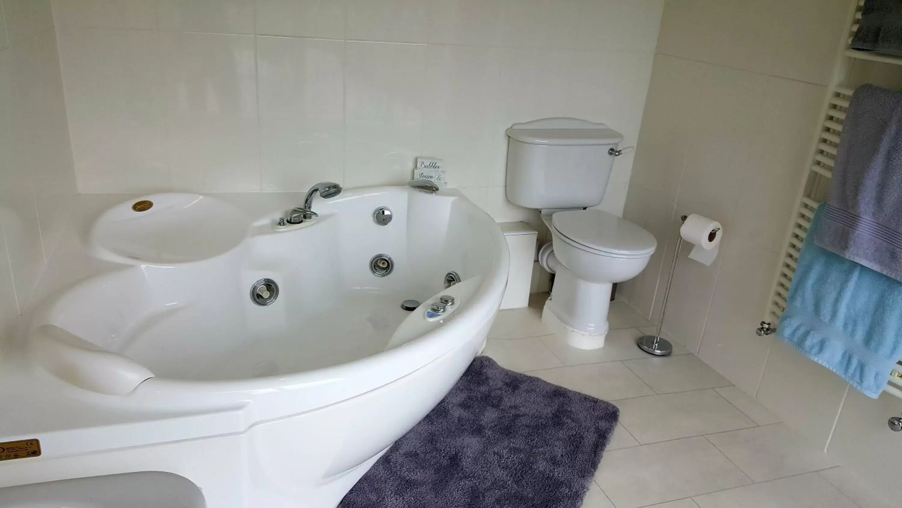 Bath, Bathroom in The Wood Cottage