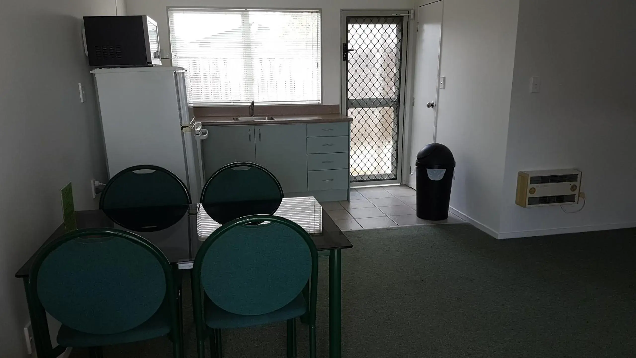 Dining Area in Blake Court Motel