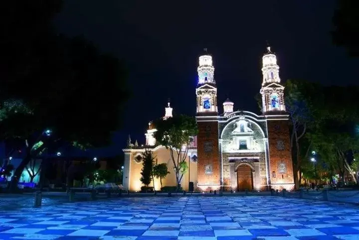 Nearby landmark, Swimming Pool in Metropolis Suites Ejecutivas