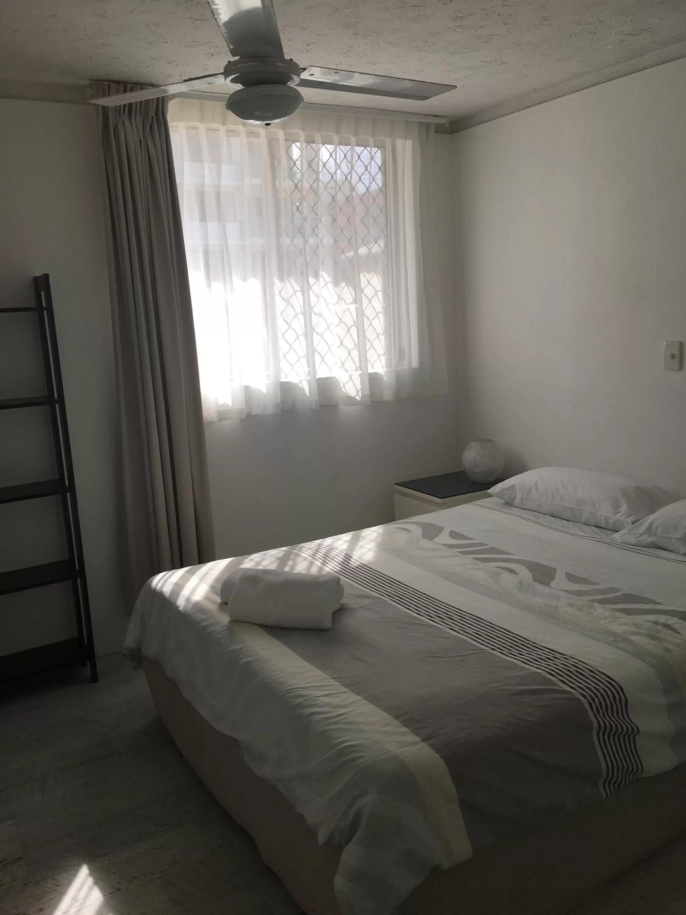 Bed in Merrima Court Holidays