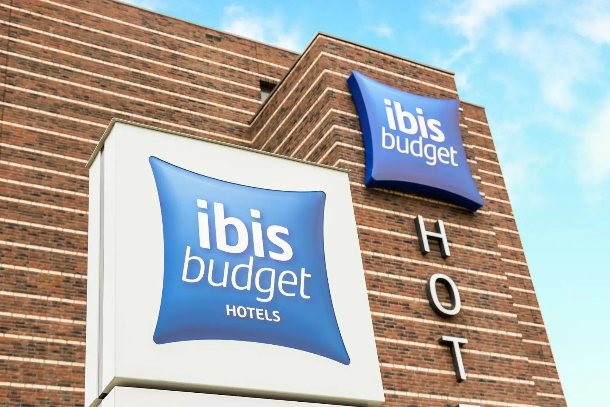 Facade/entrance, Property Logo/Sign in ibis budget Stein Maastricht