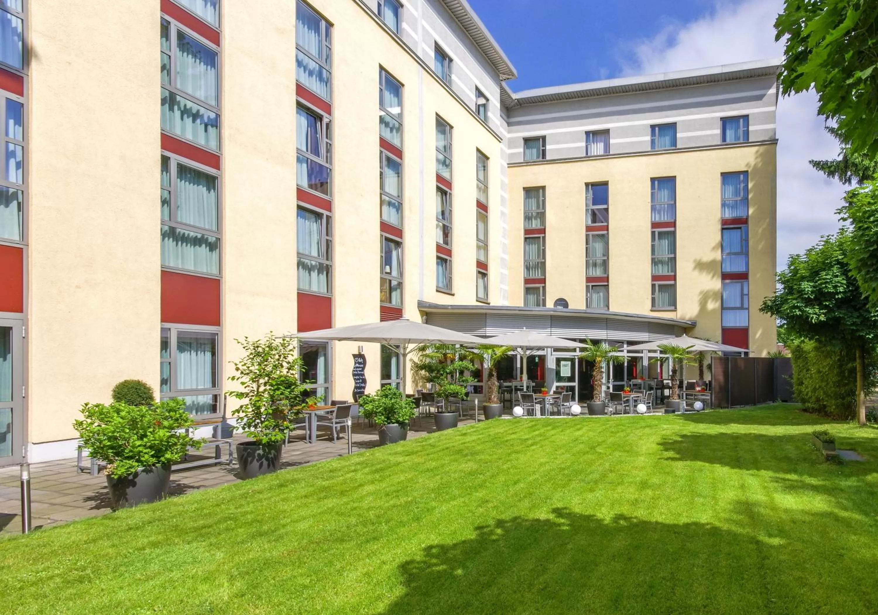 Property building in PhiLeRo Hotel Köln