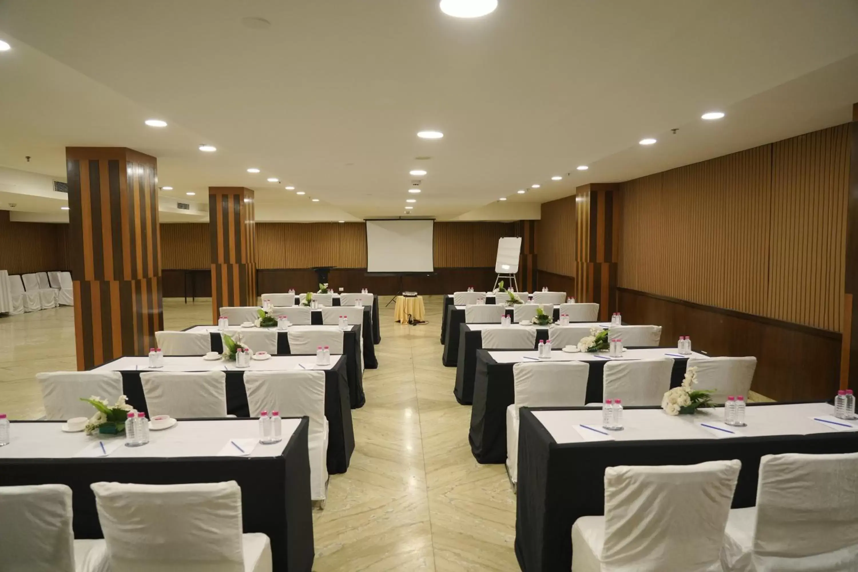 Banquet/Function facilities in Four Points by Sheraton Vadodara