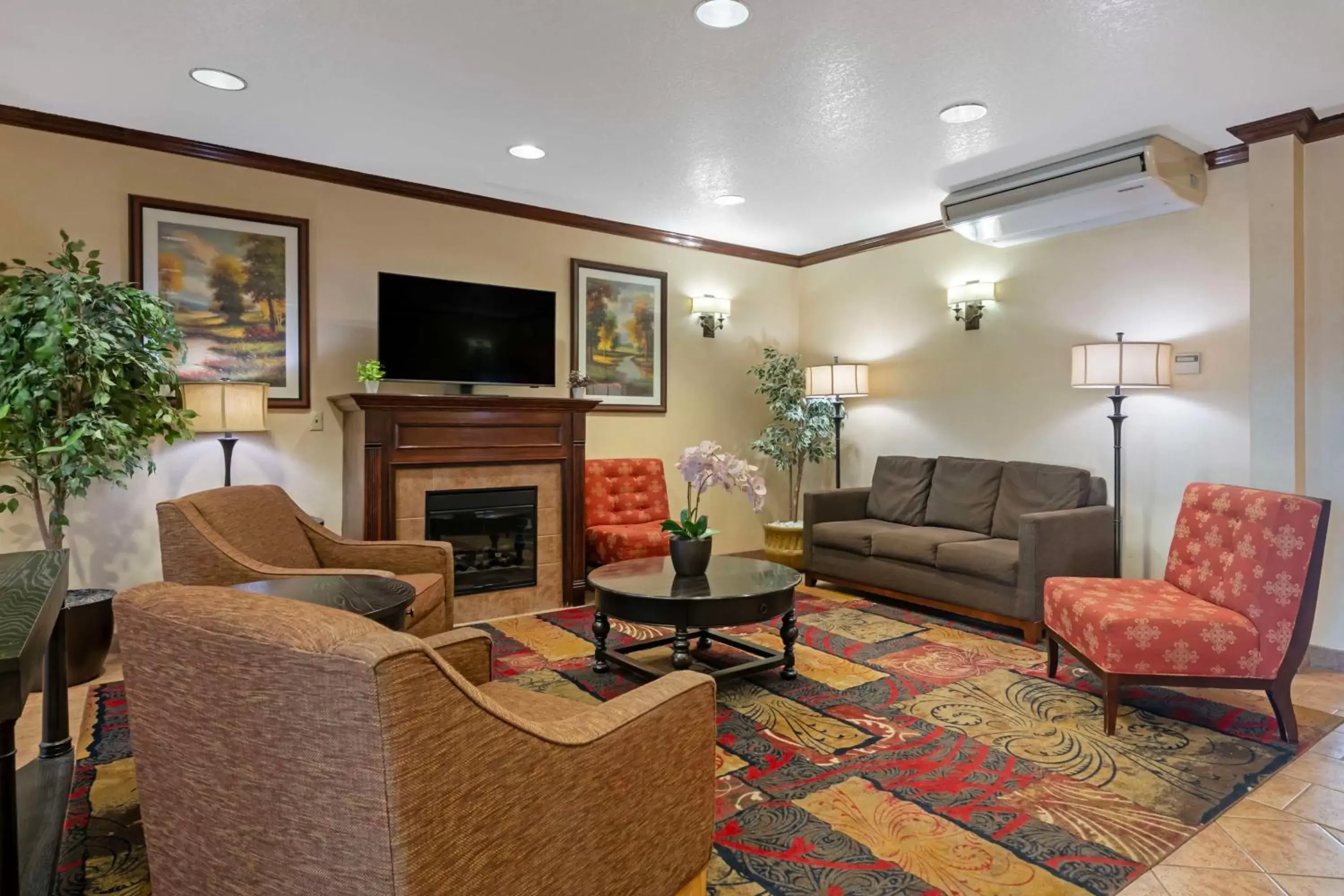 Lobby or reception, Seating Area in Best Western Laramie Inn & Suites