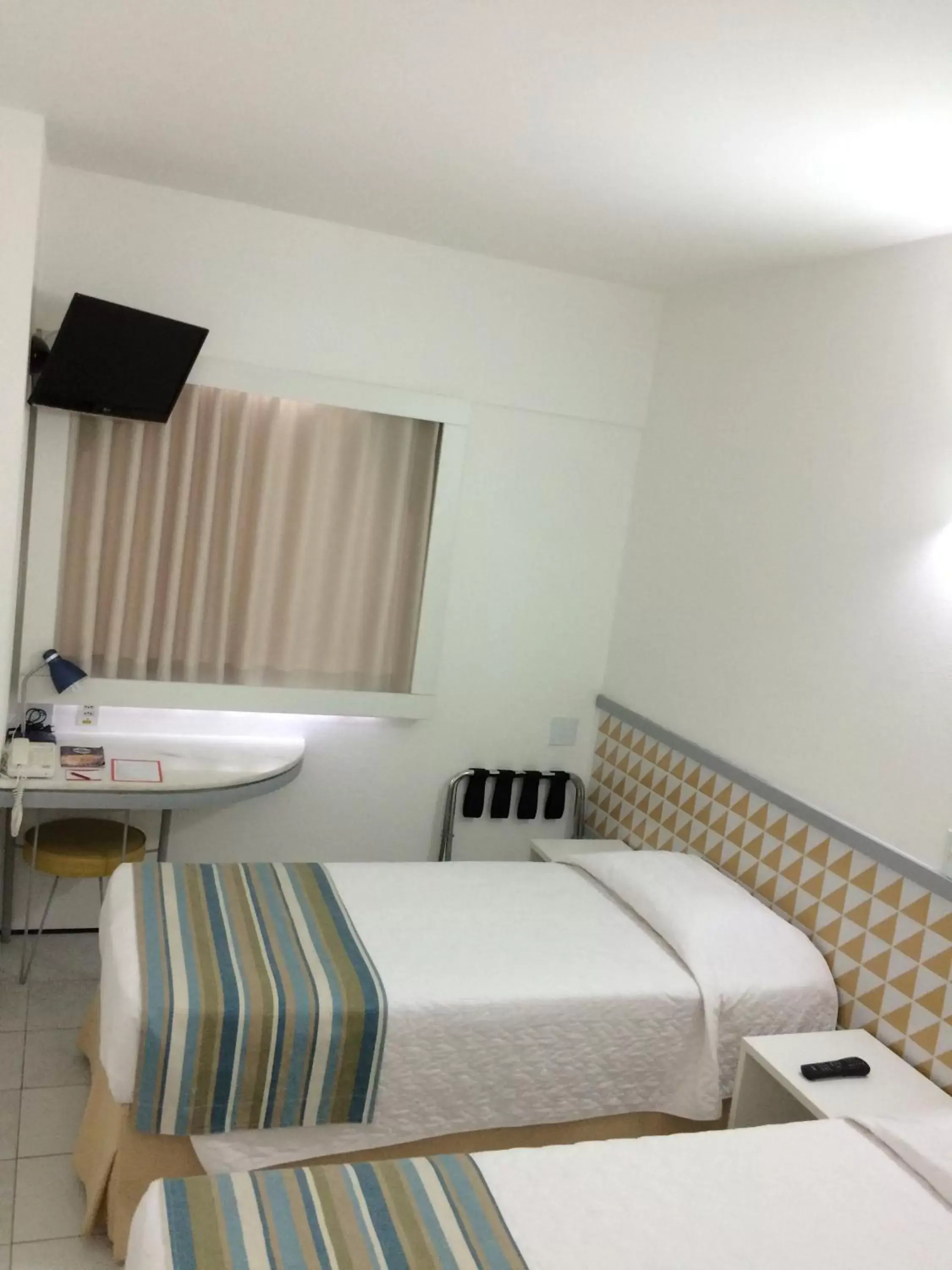 Photo of the whole room, Bed in Conect Smart Salvador by Accor