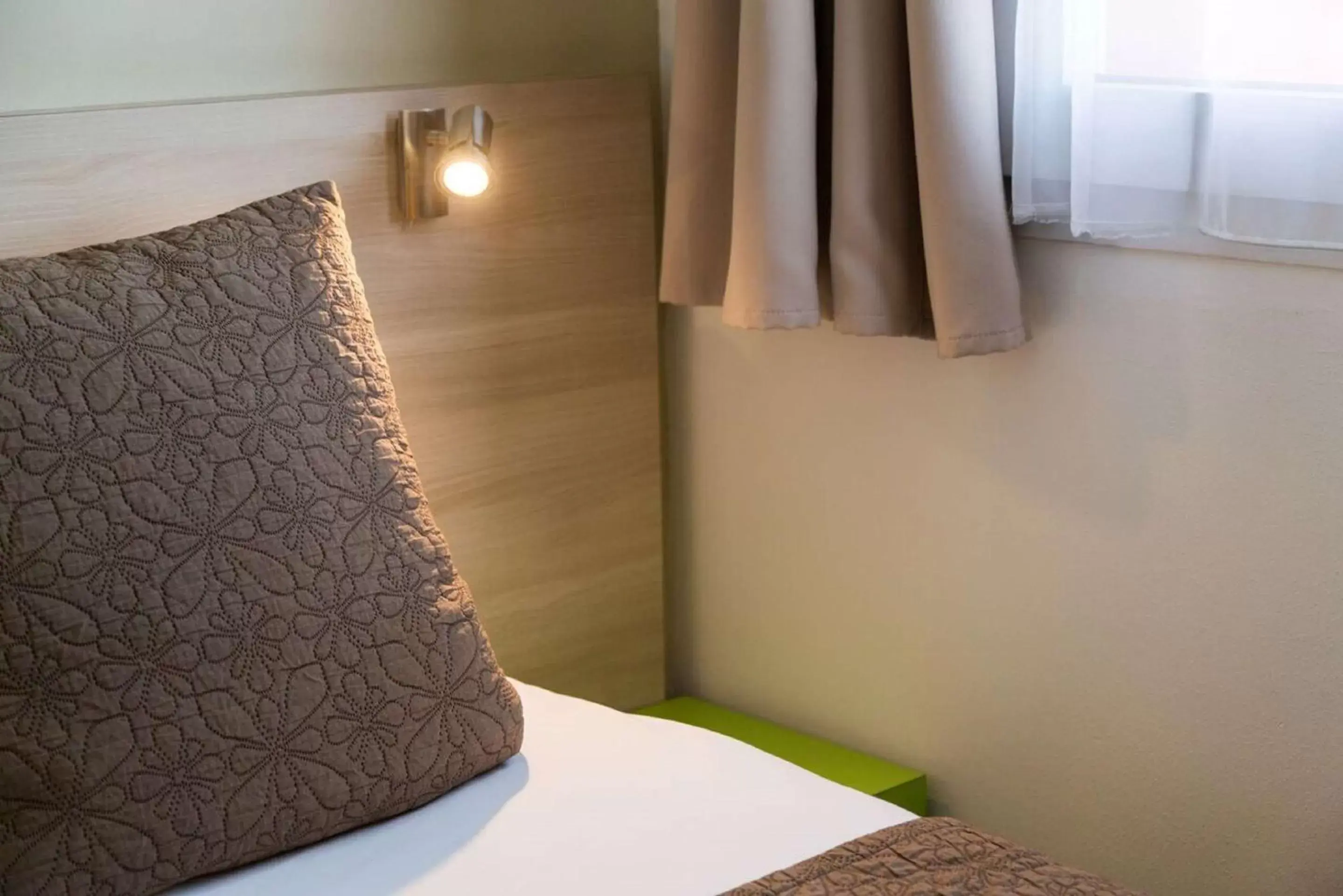 Bed in Sure Hotel by Best Western Nantes Saint-Herblain