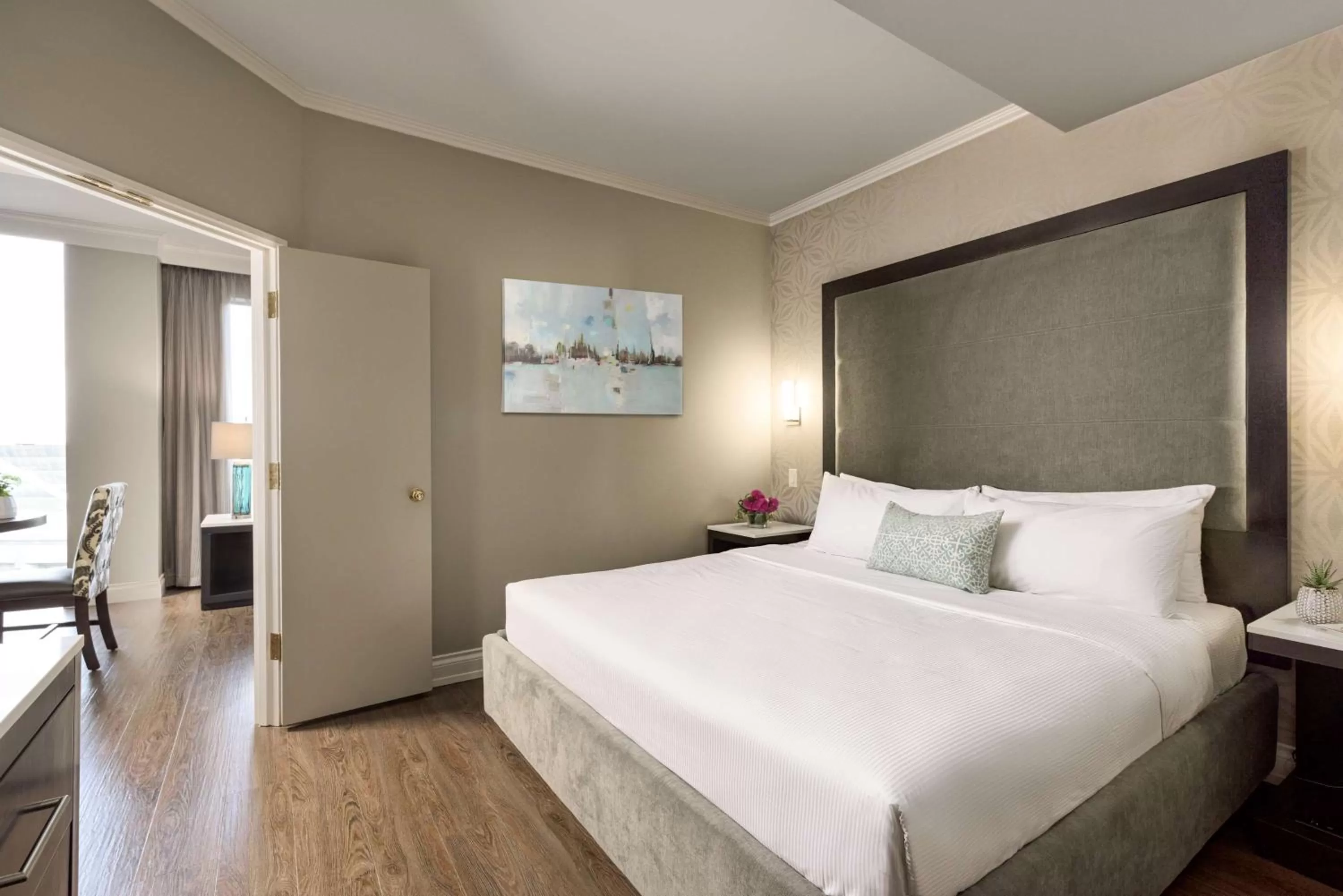 Photo of the whole room, Bed in Georgian Court Hotel, WorldHotels Elite