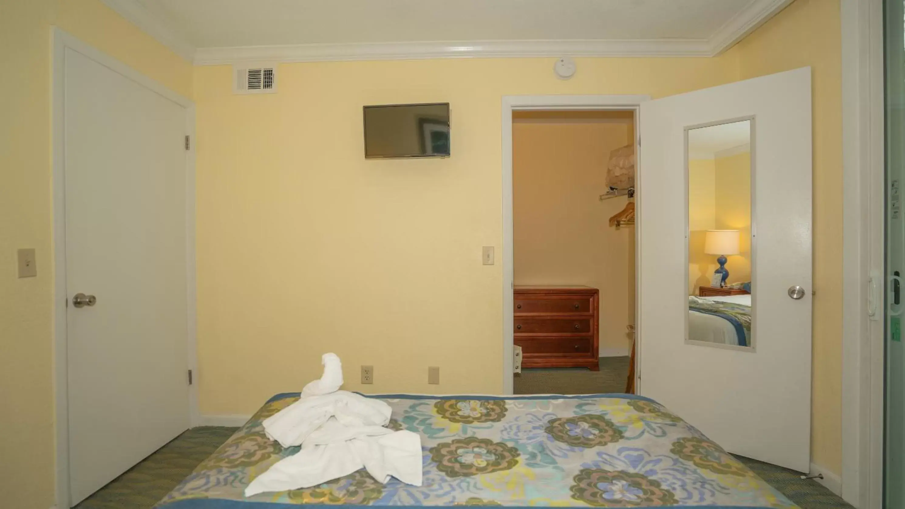 Bedroom, Bed in Blue Tree Resort at Lake Buena Vista