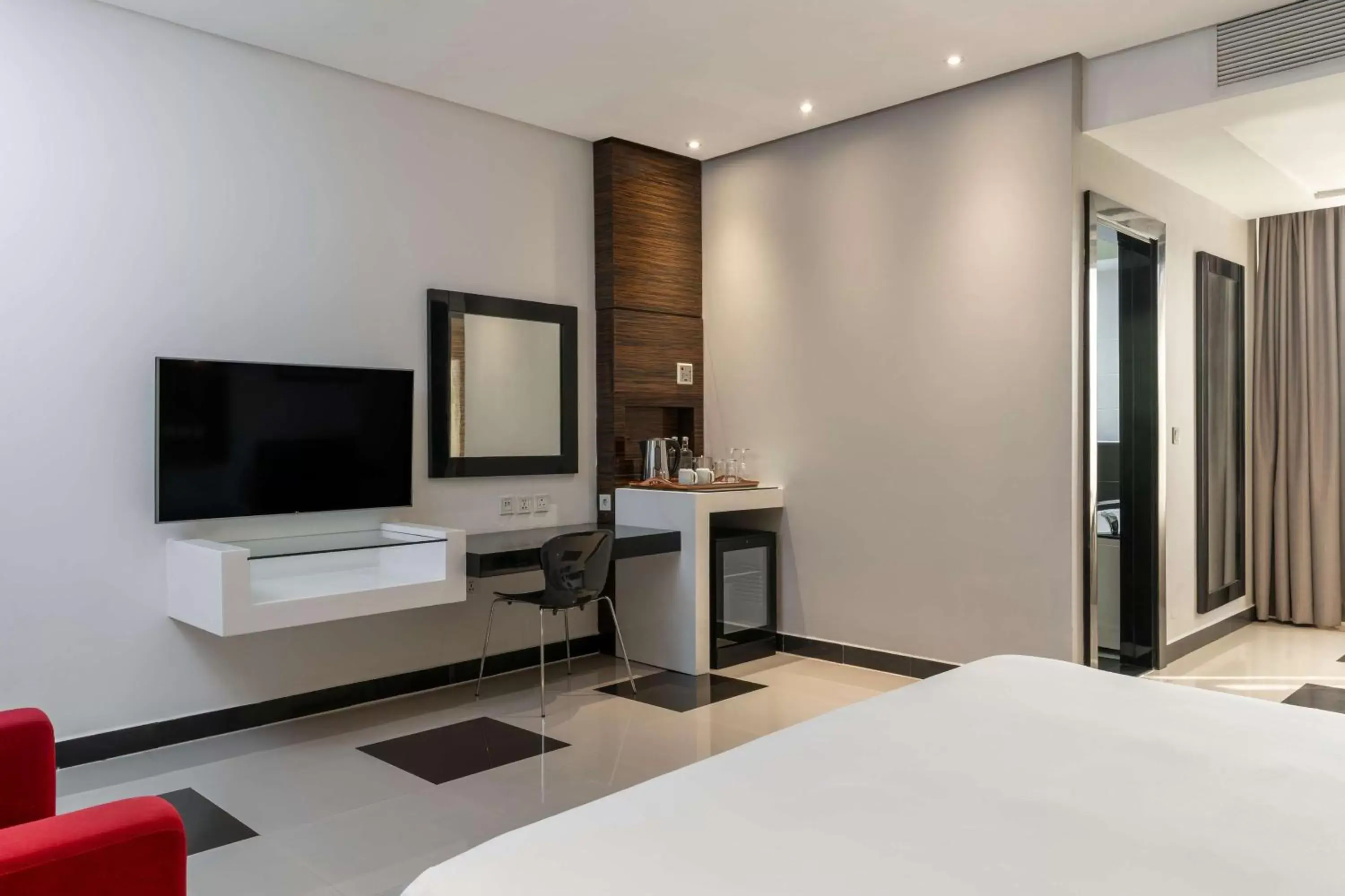 Bedroom, TV/Entertainment Center in Radisson Blu Hotel Lusaka