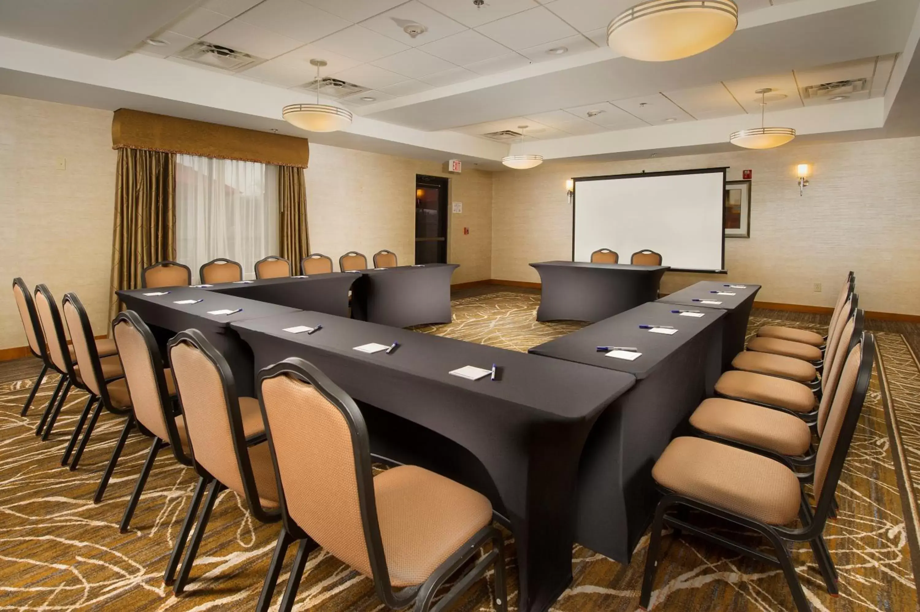 Meeting/conference room in Holiday Inn Express & Suites Columbia - East Elkridge, Jessup an IHG Hotel