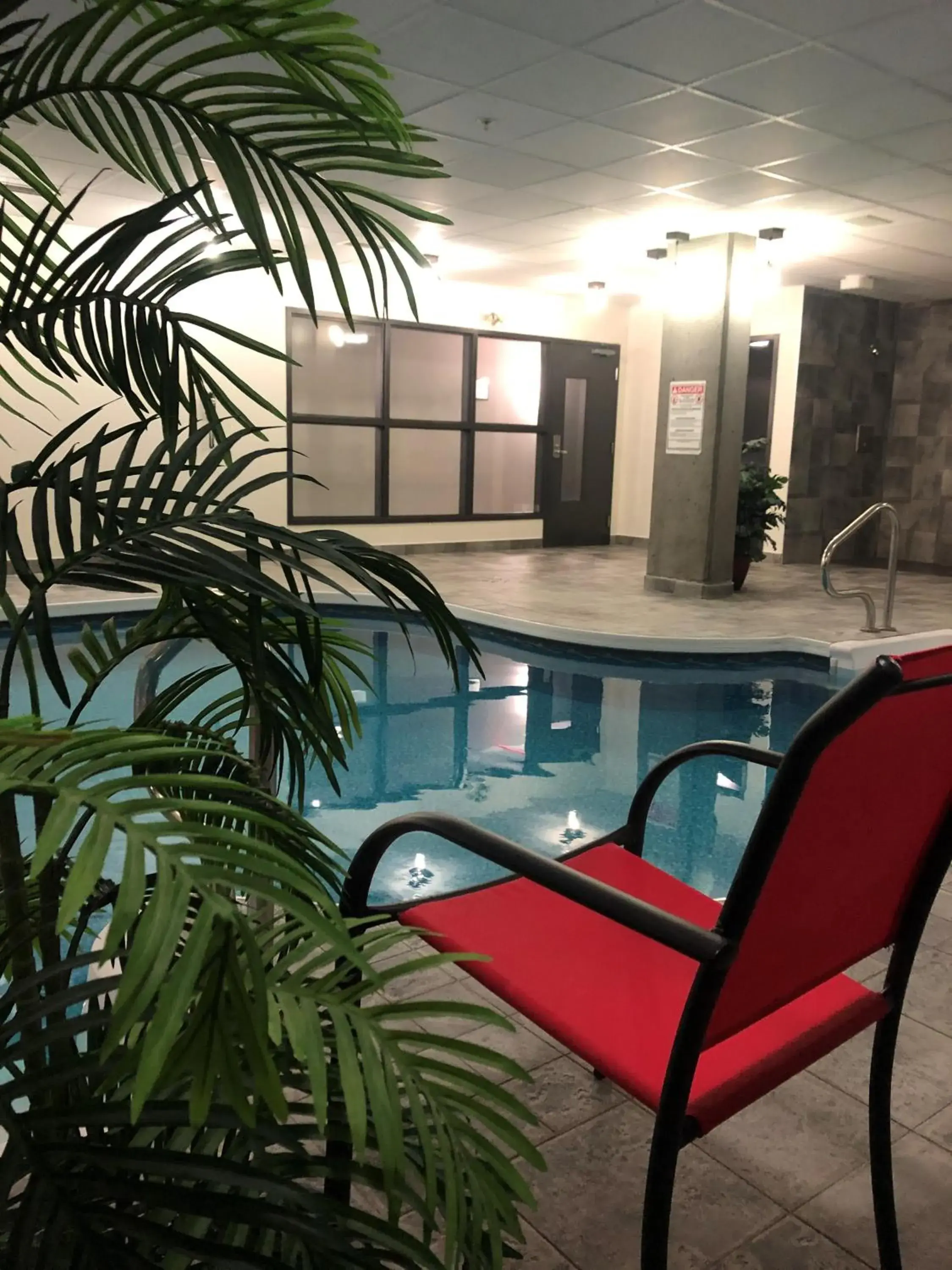 Swimming Pool in Grand Times Hotel - Aeroport de Quebec