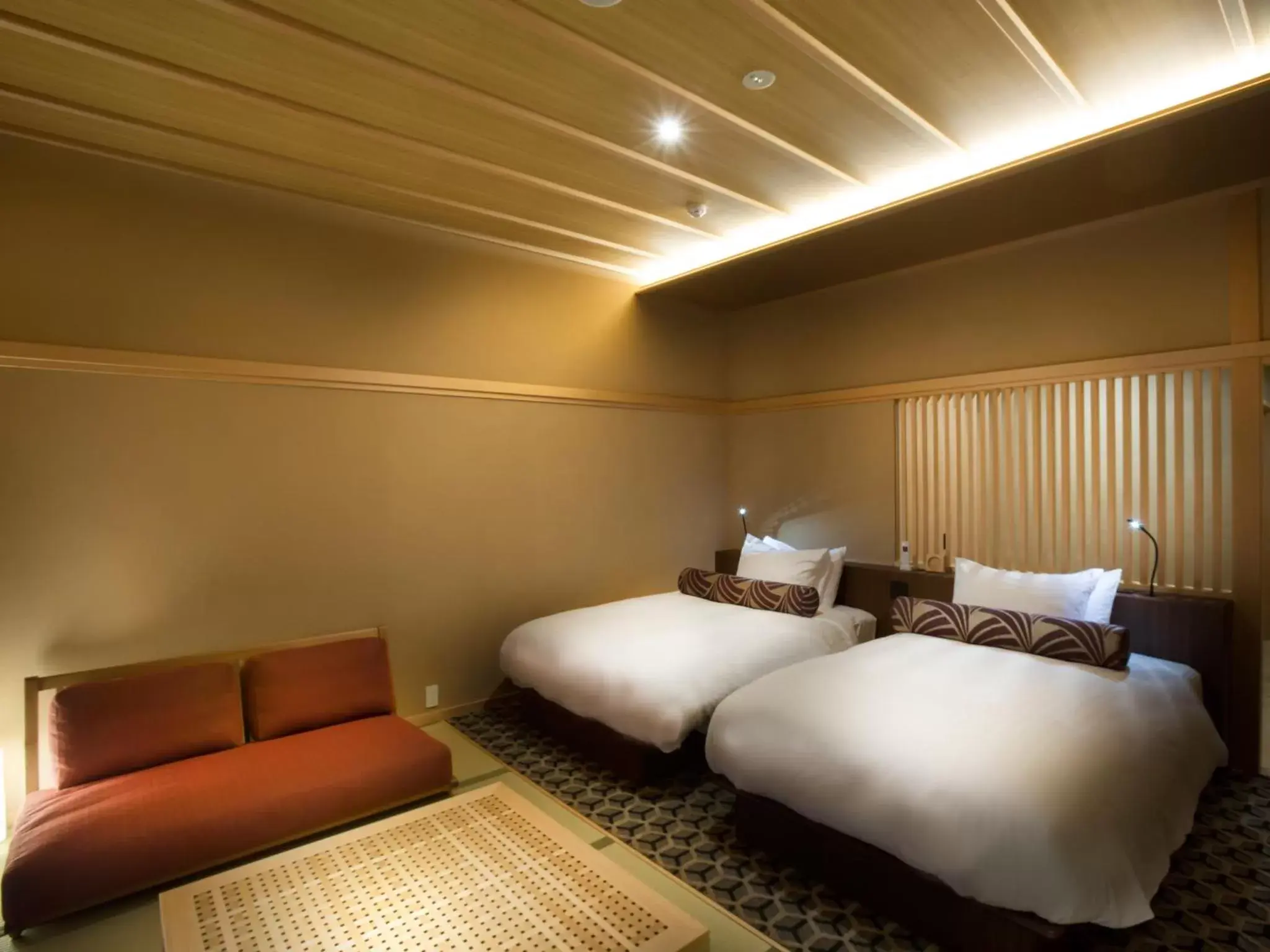 Photo of the whole room, Bed in Saka Hotel Kyoto