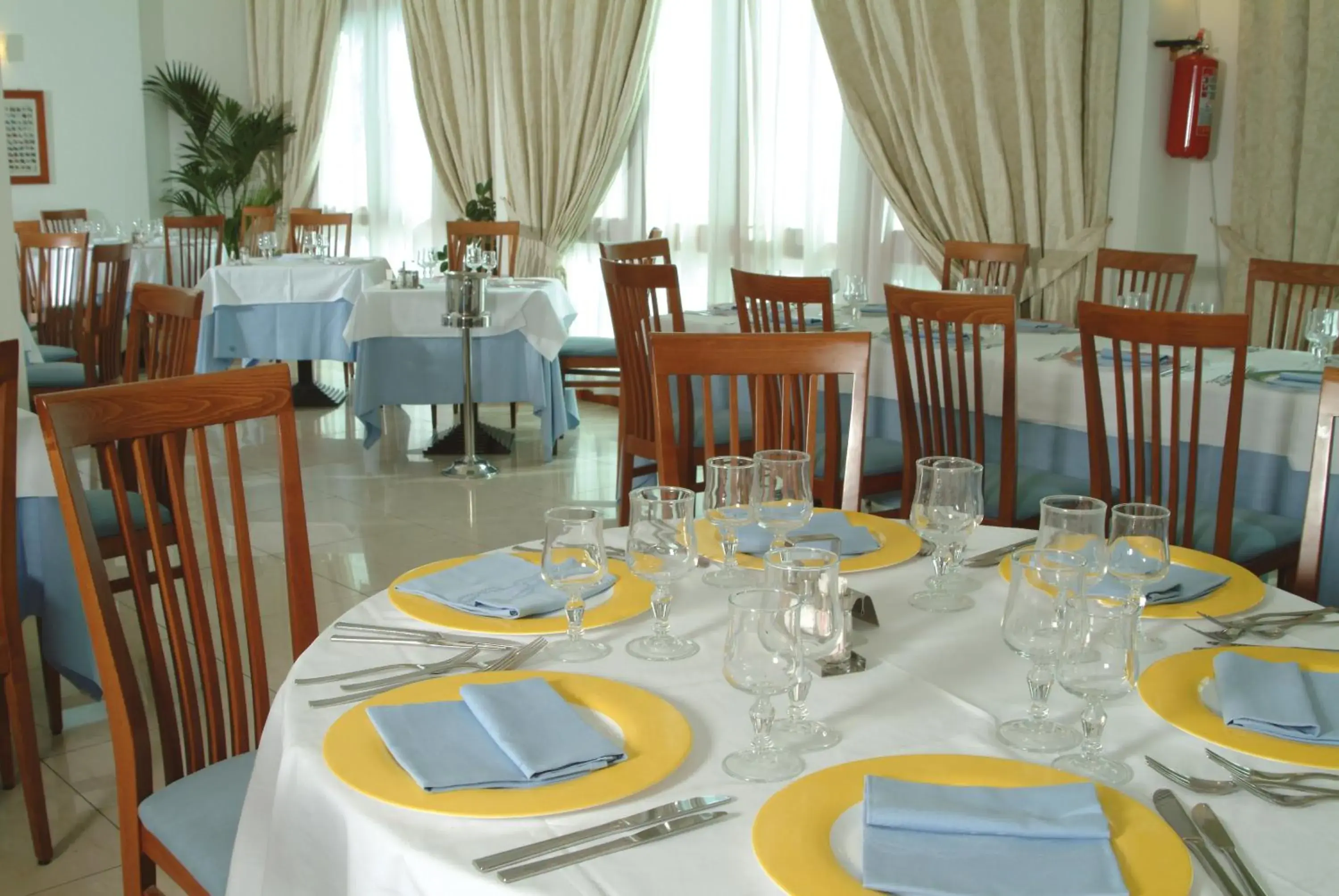 Restaurant/Places to Eat in Hotel Degli Aranci
