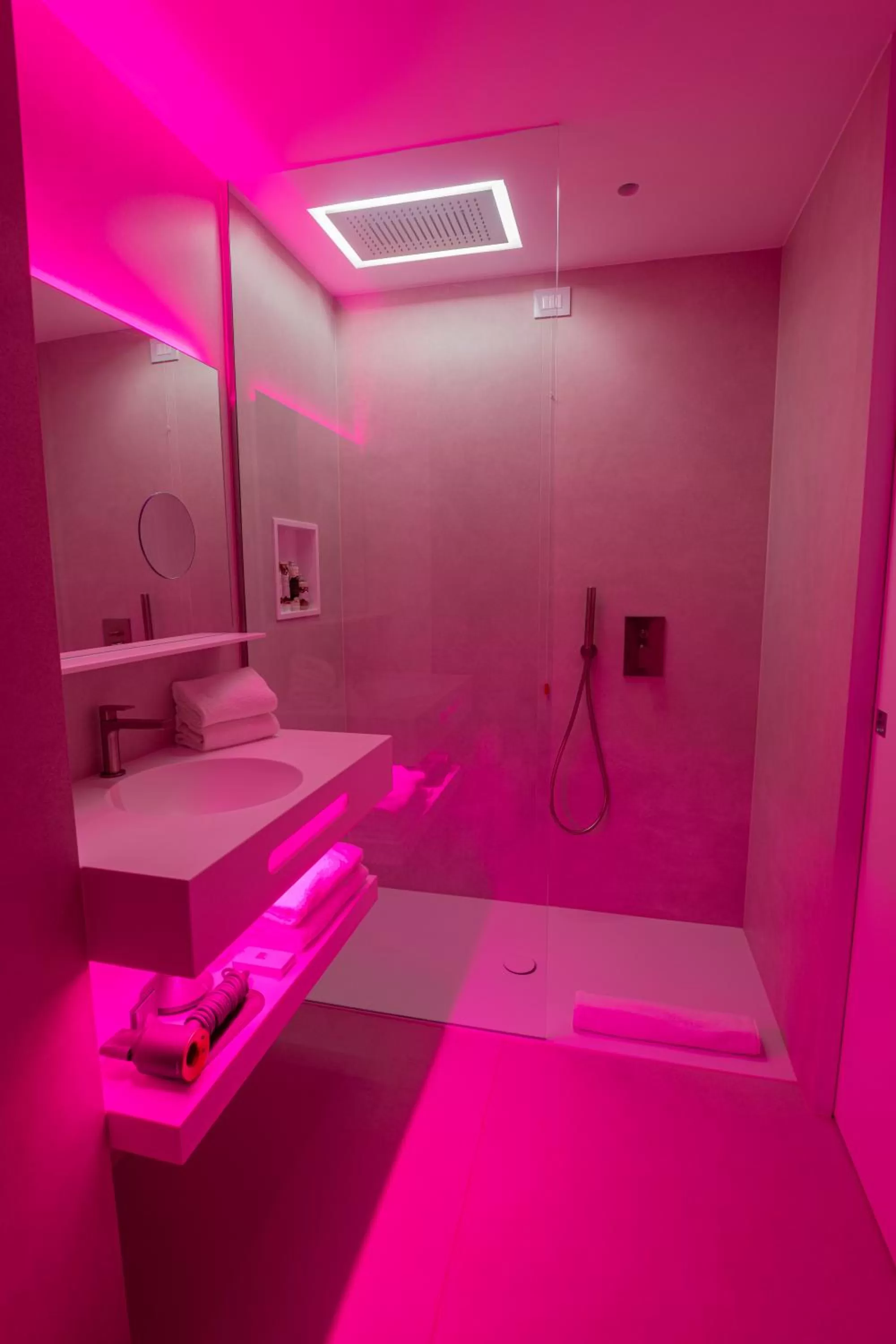 Shower in ODSweet Duomo Milano Hotel