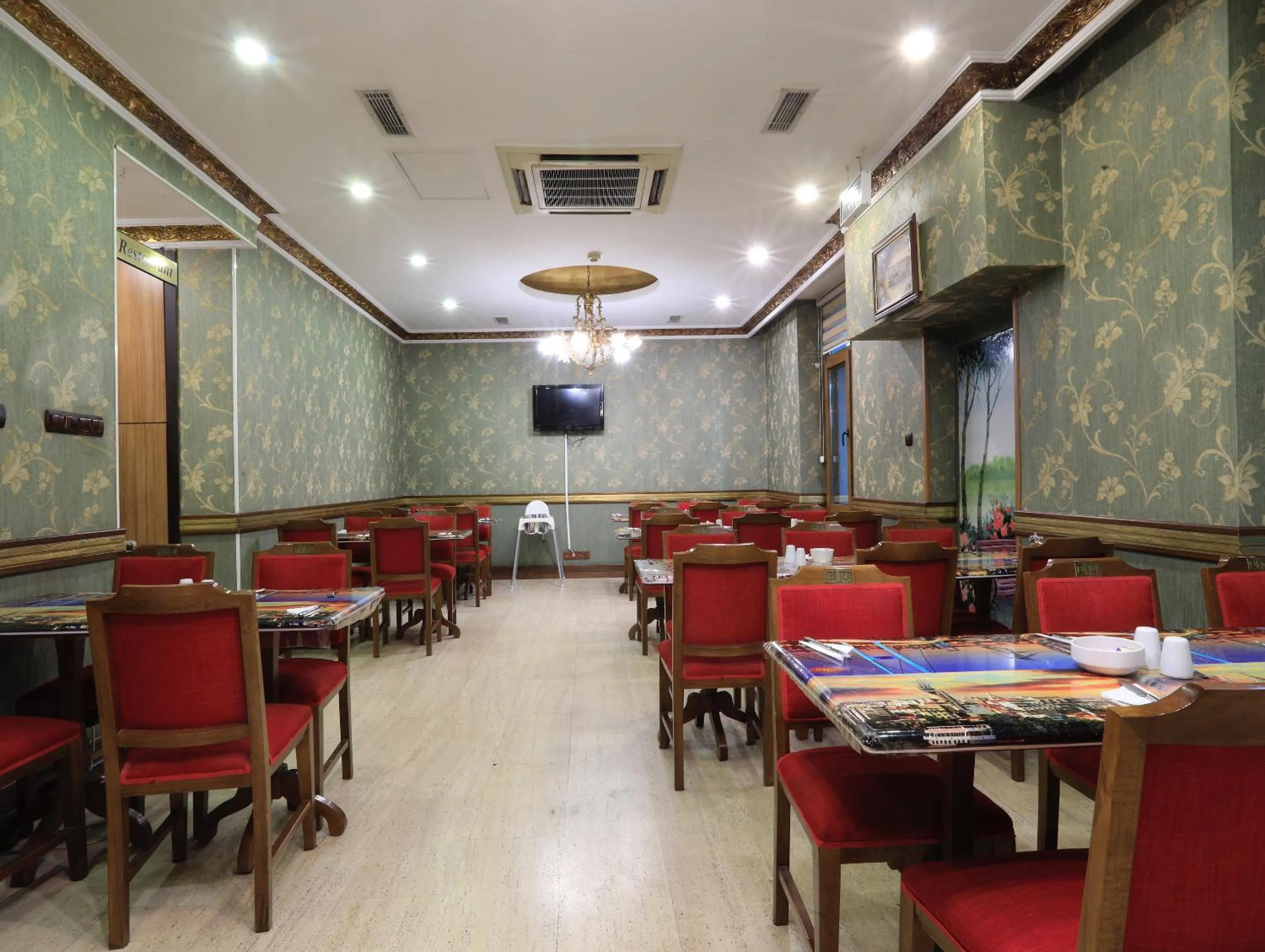 Restaurant/places to eat in Nil Hotel İstanbul City Center