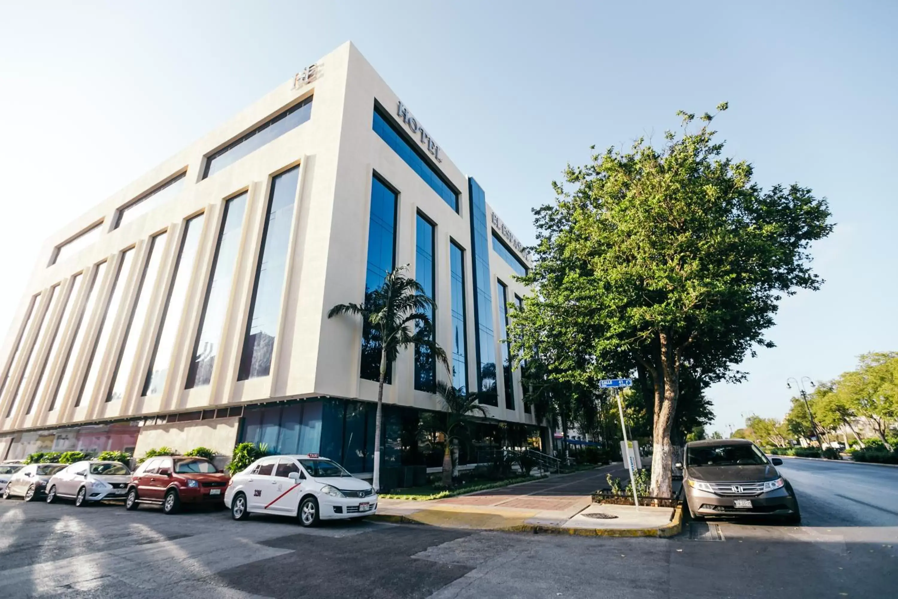 Property Building in Hotel El Español Paseo de Montejo